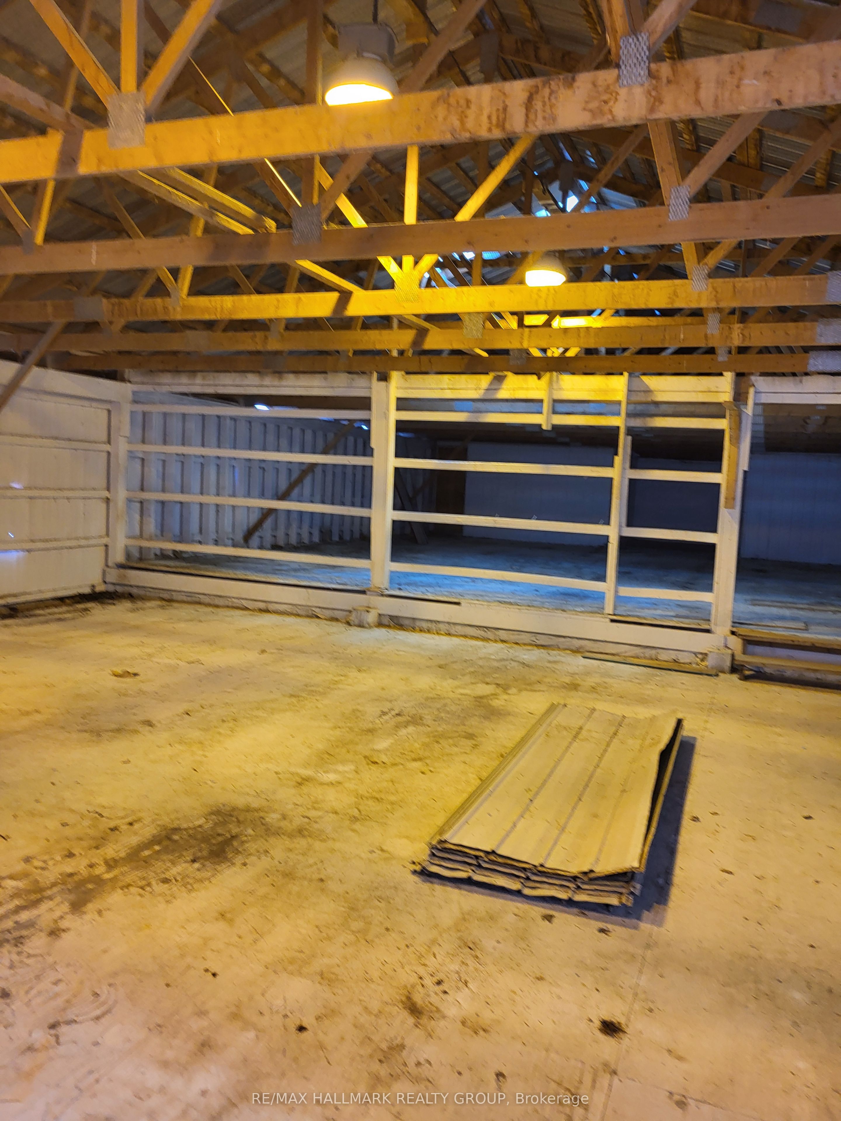 6786 Fourth Line Road Property Photo 4