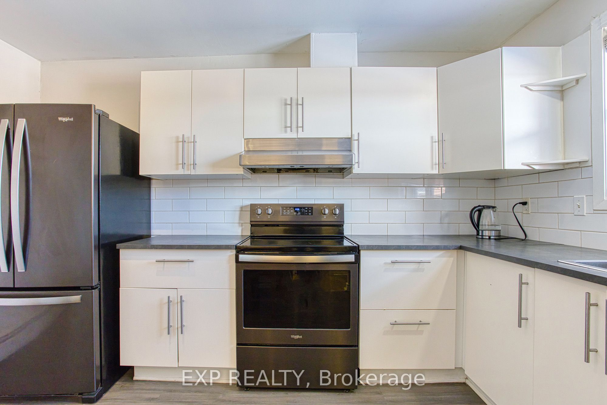 #10 - 3314 Menno Street Property Photo 7