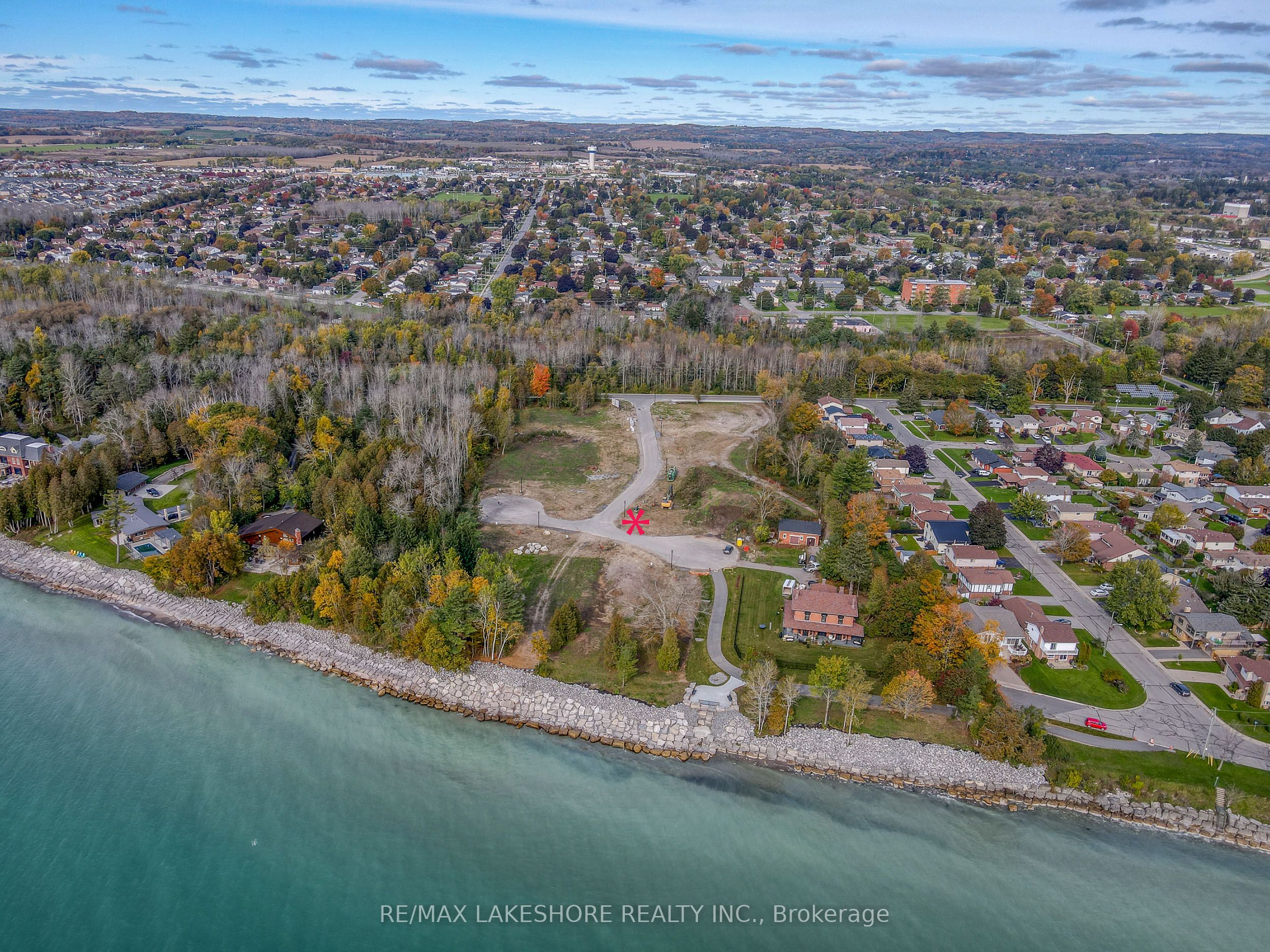 598 Osler Court Property Photo 4