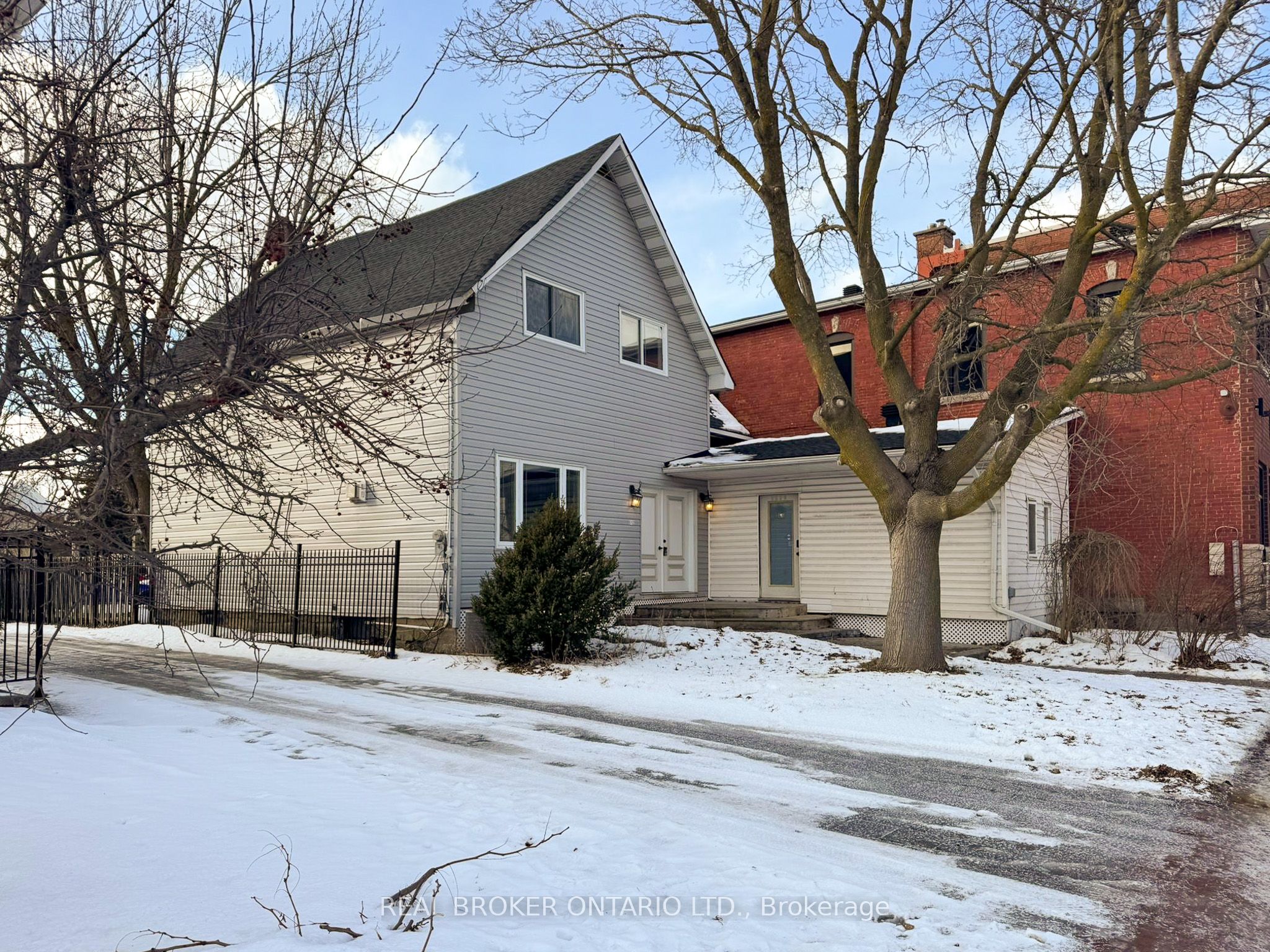 512 St Lawrence Street Property Photo