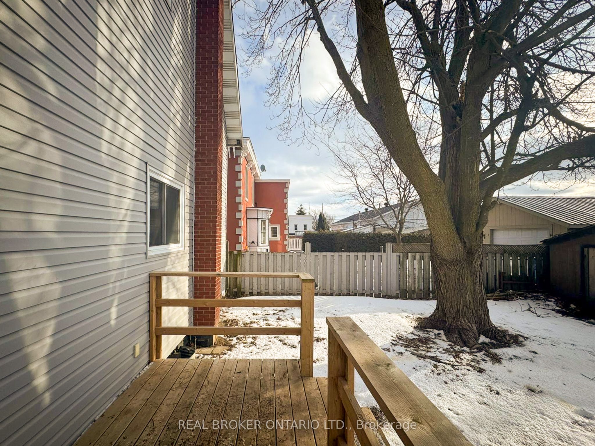 512 St Lawrence Street Property Photo 4