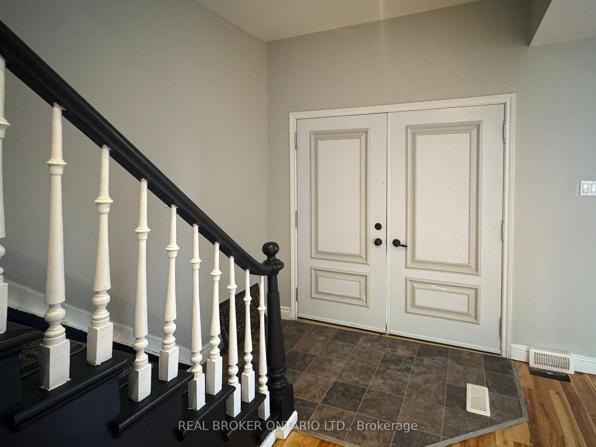 512 St Lawrence Street Property Photo 11
