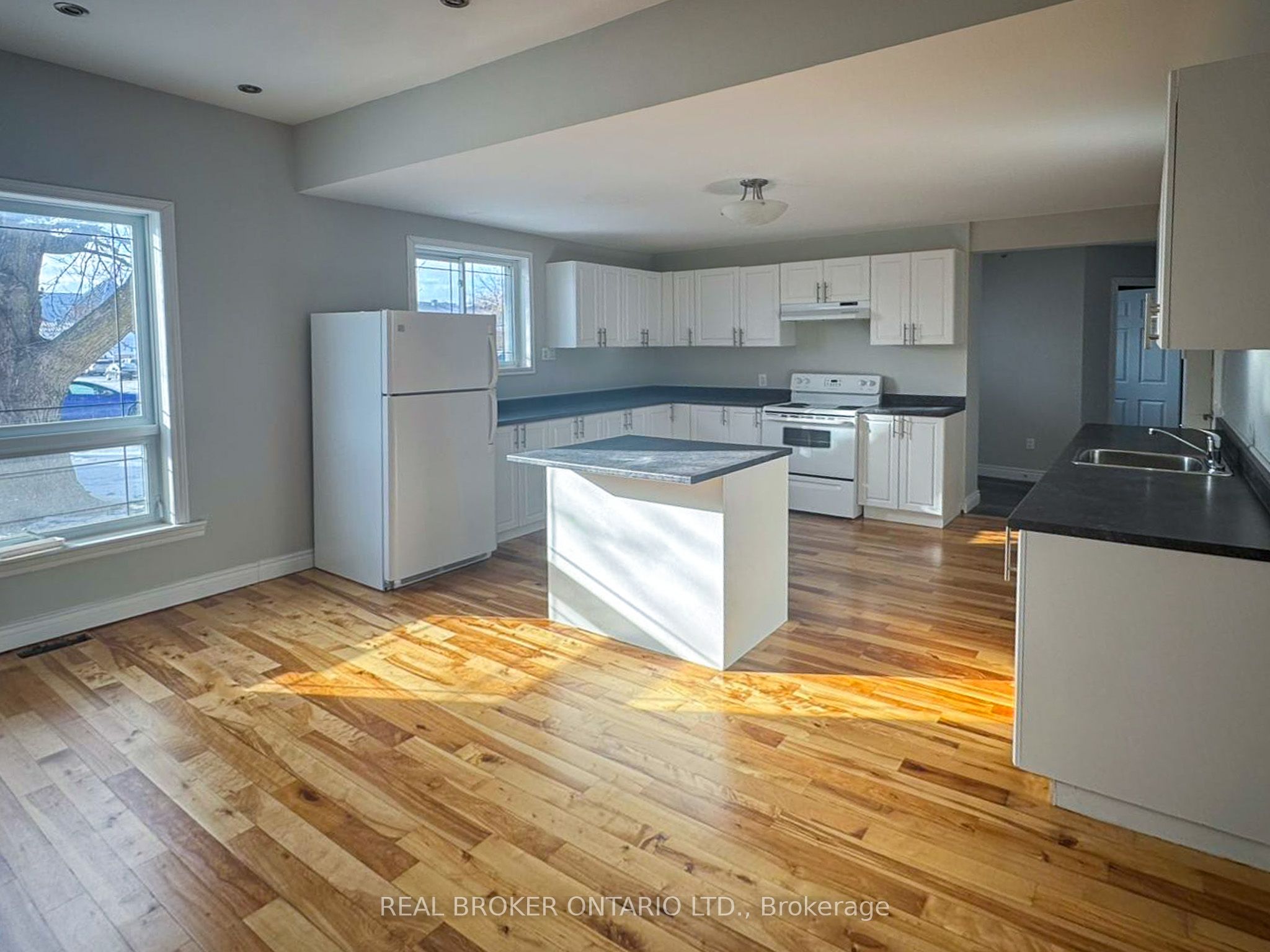 512 St Lawrence Street Property Photo 15