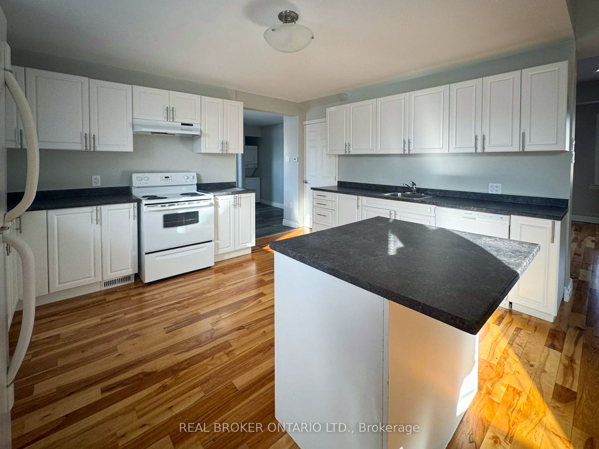512 St Lawrence Street Property Photo 16