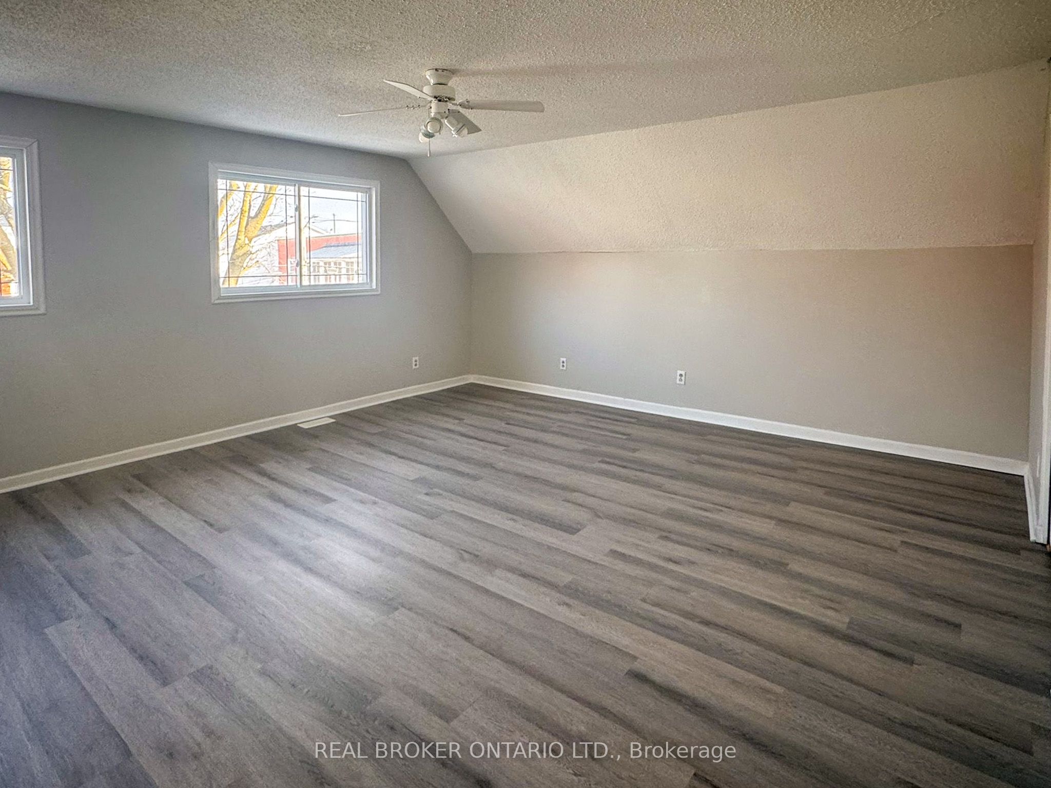 512 St Lawrence Street Property Photo 18