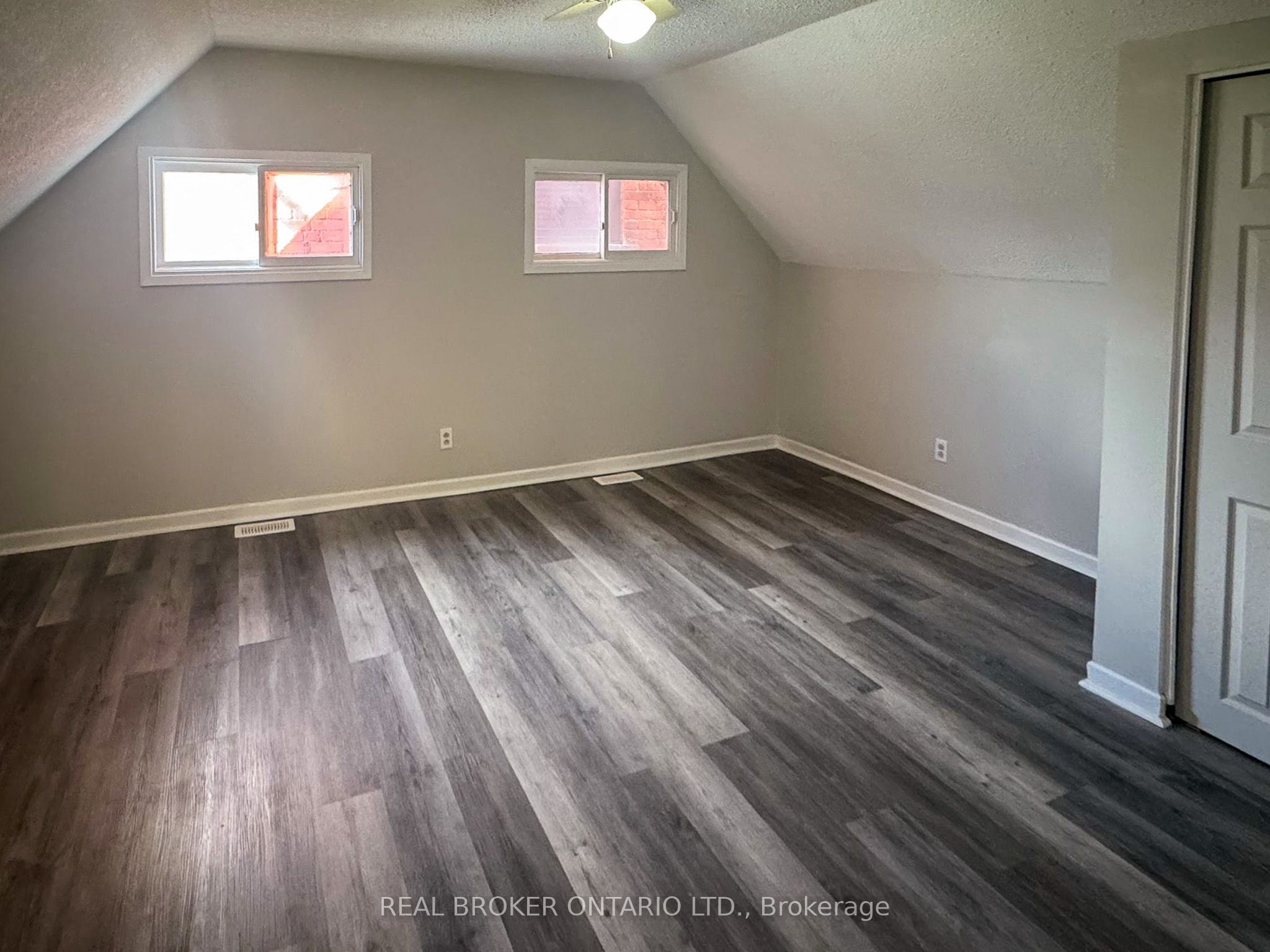 512 St Lawrence Street Property Photo 19