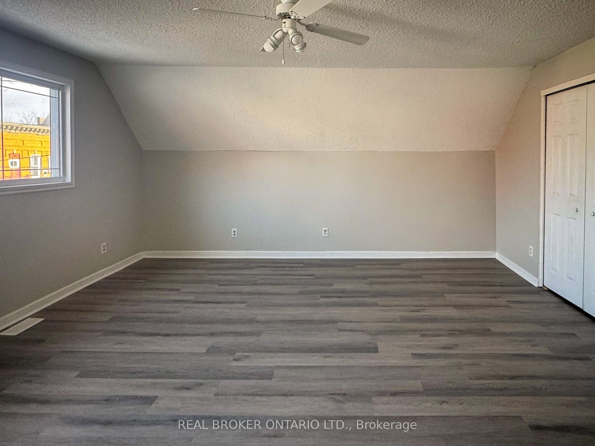 512 St Lawrence Street Property Photo 20