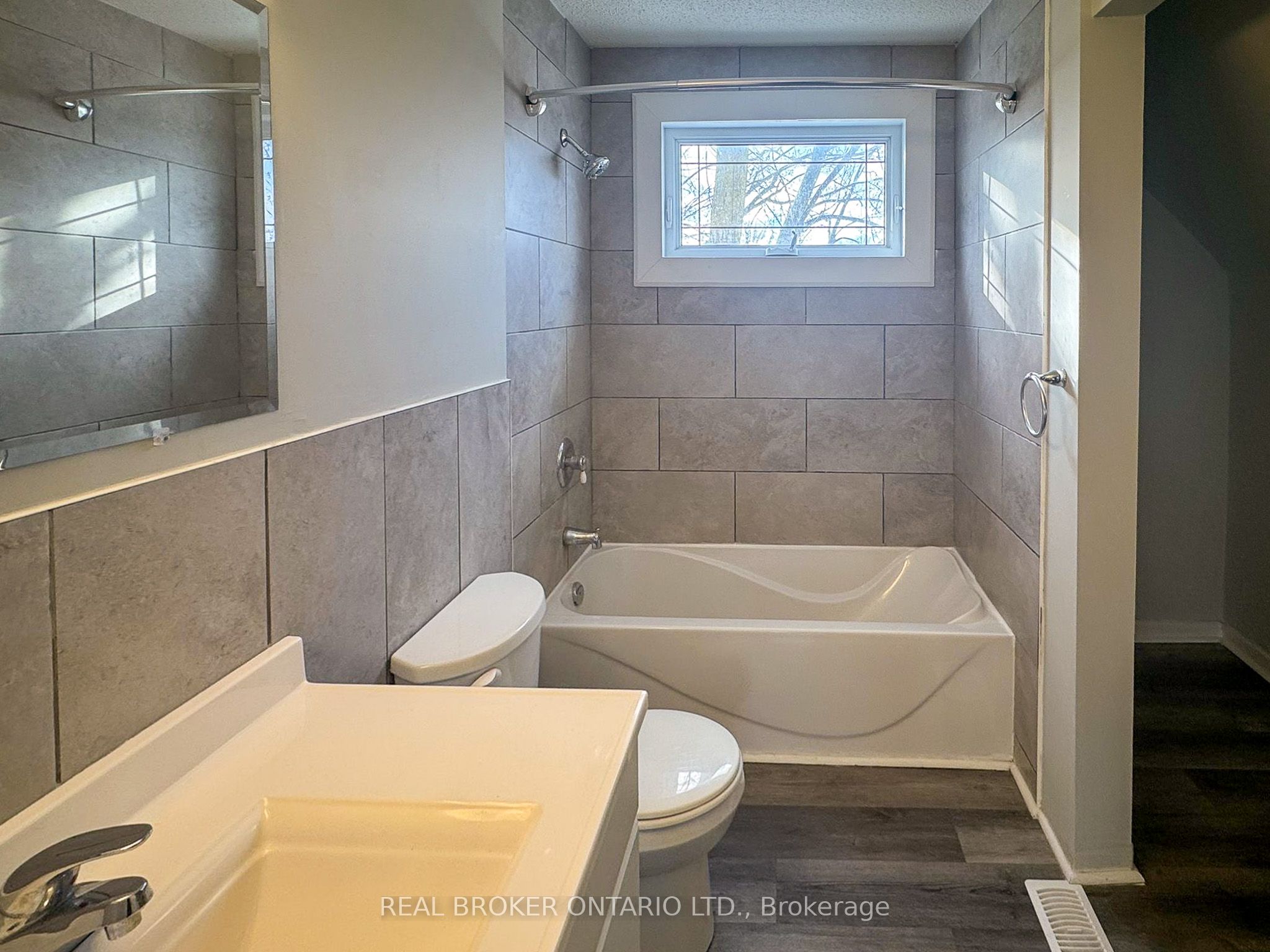 512 St Lawrence Street Property Photo 21