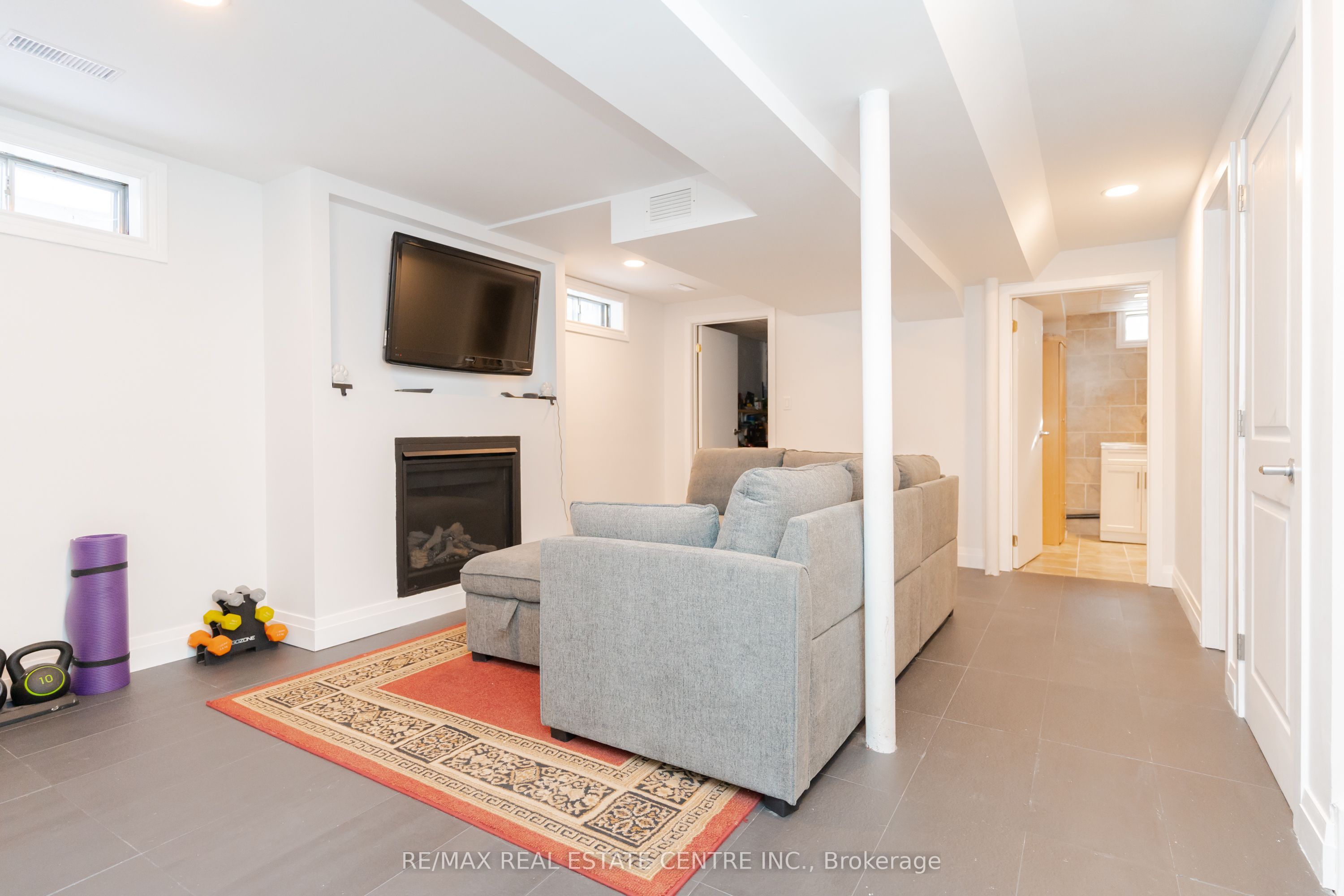 14 Russell Hill Road Property Photo 33