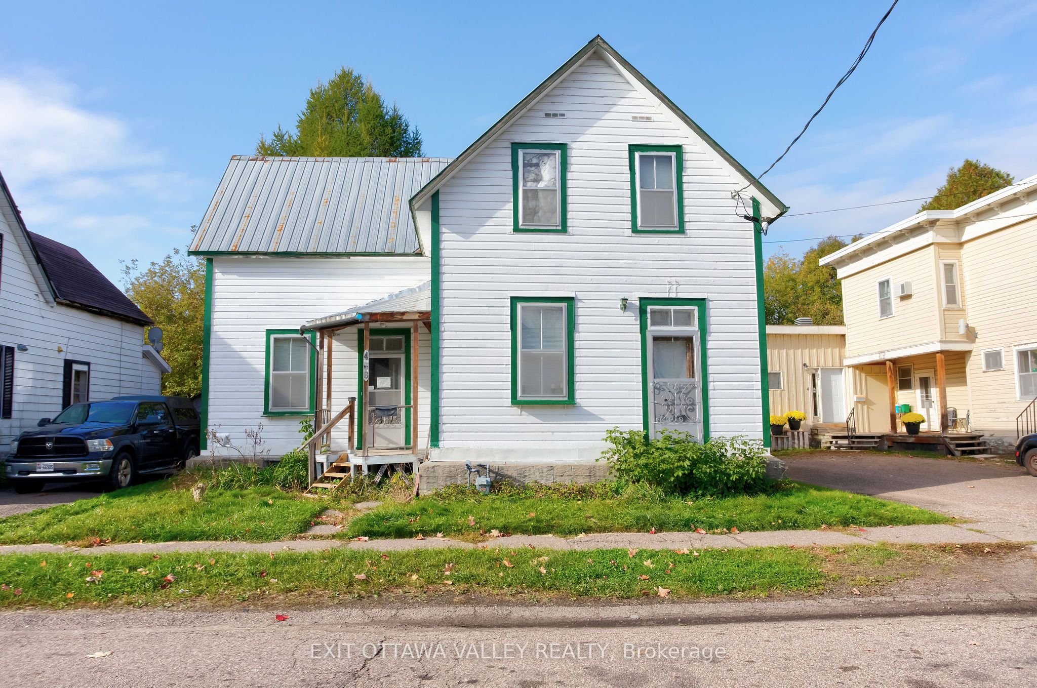 468 Moffat Street Property Photo 1