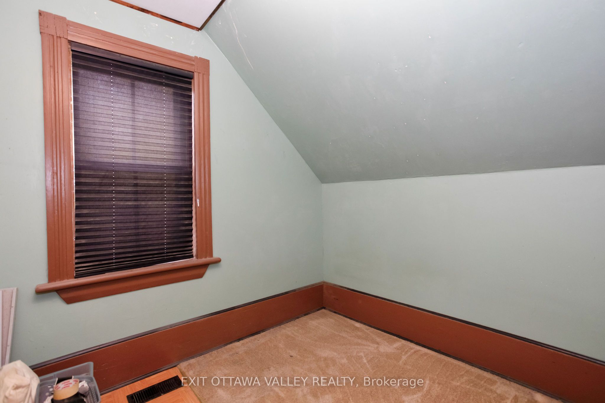 468 Moffat Street Property Photo 15