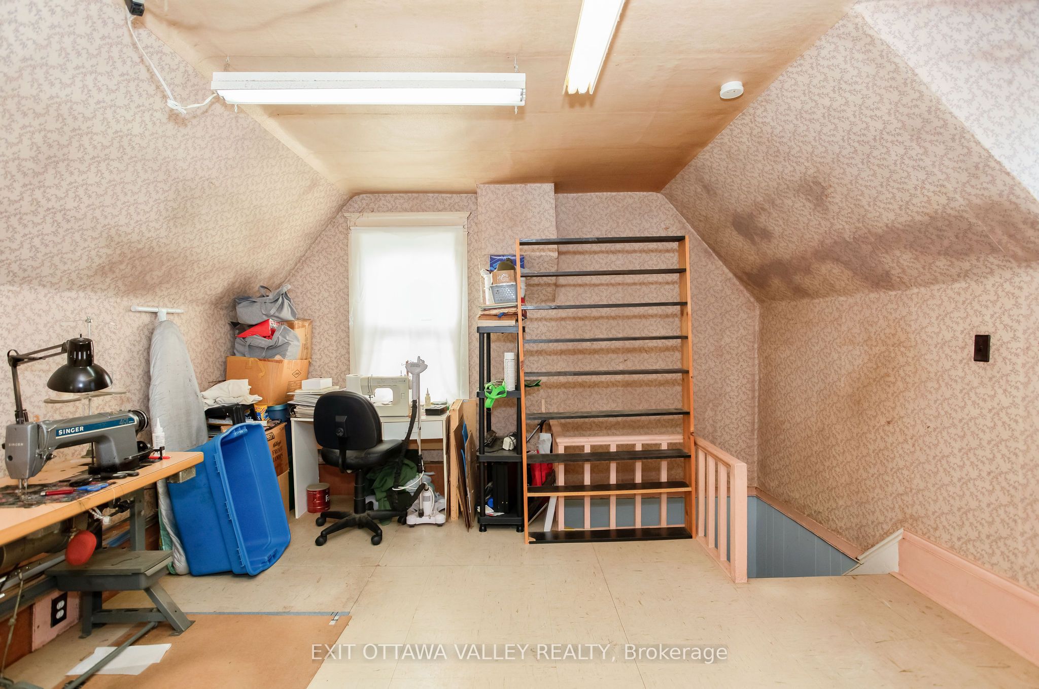 468 Moffat Street Property Photo 18