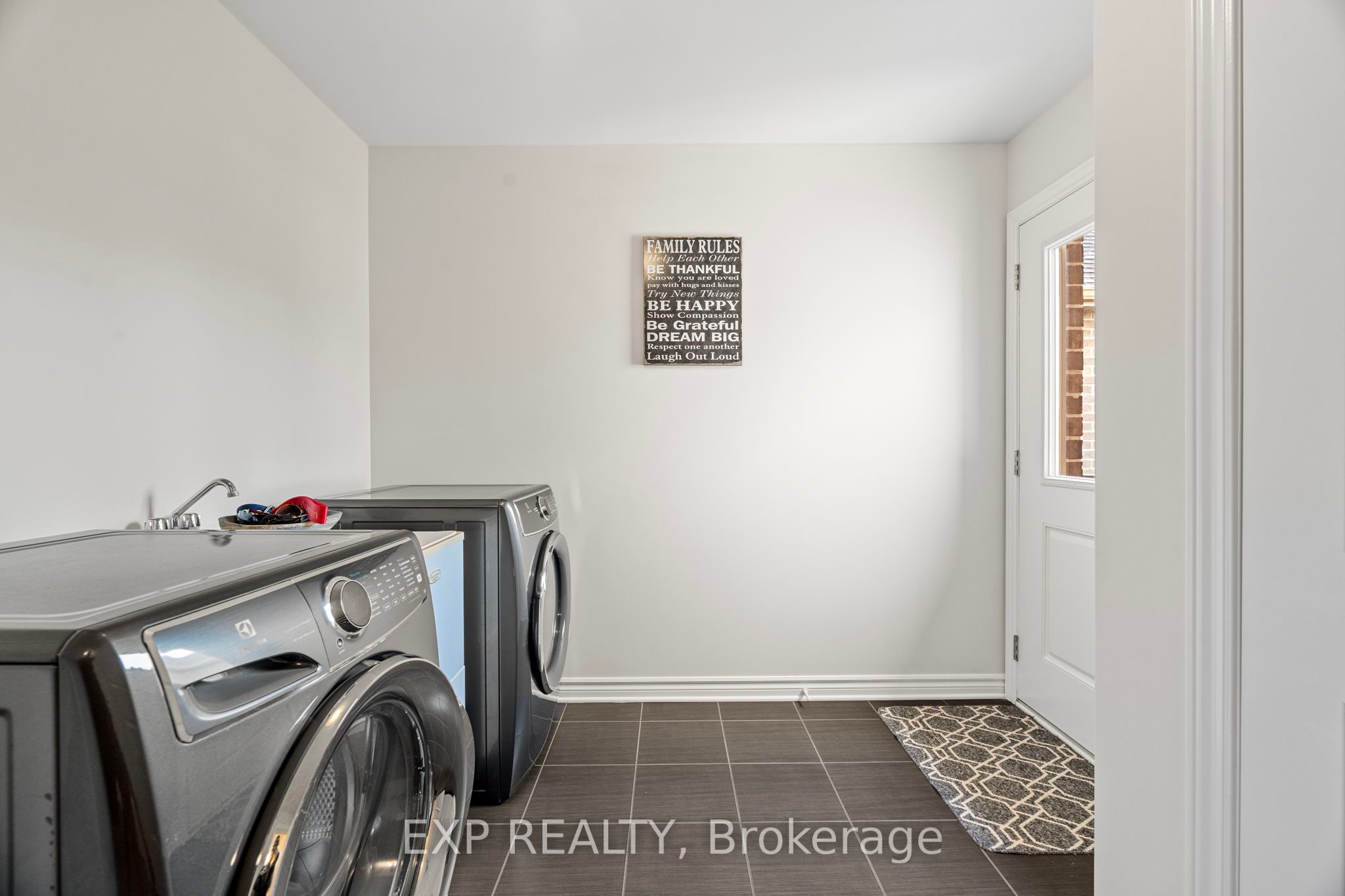 170 Watson Street Property Photo 7