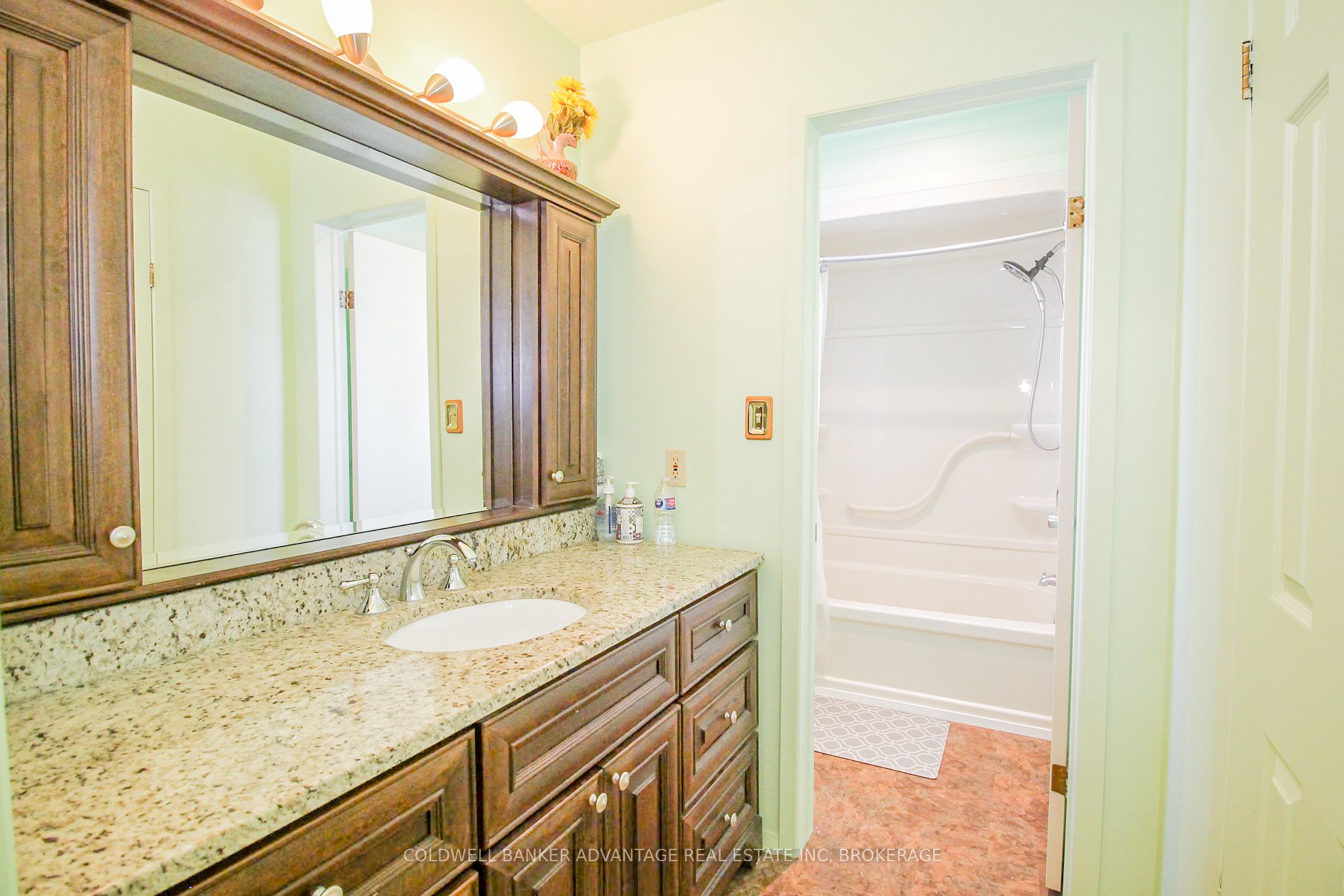 7060 Garner Road Property Photo 20
