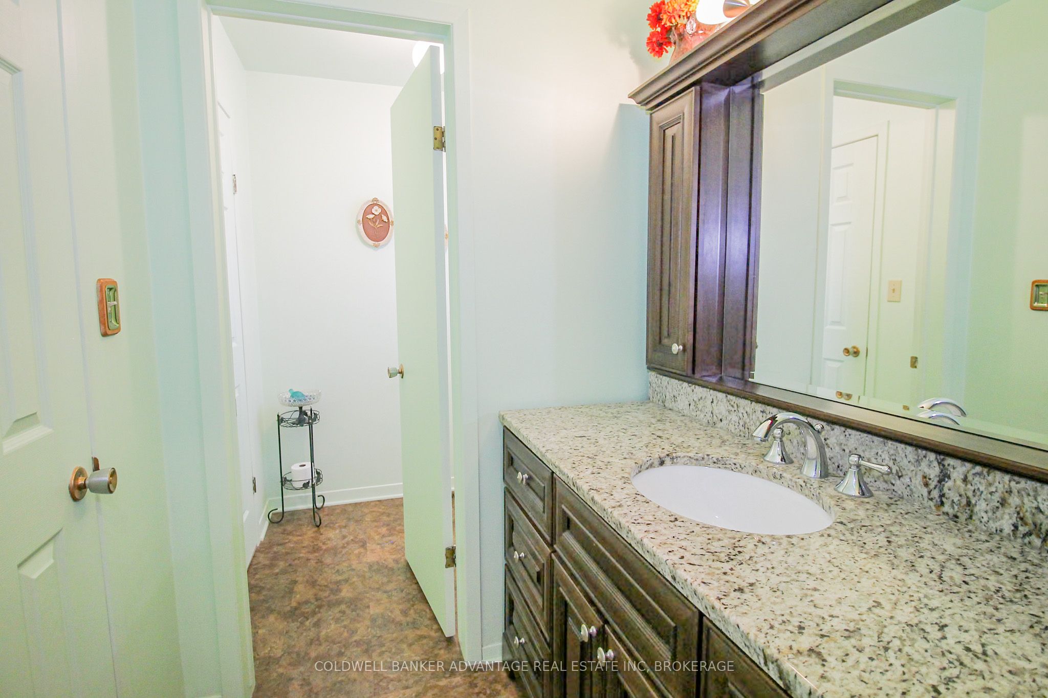 7060 Garner Road Property Photo 22