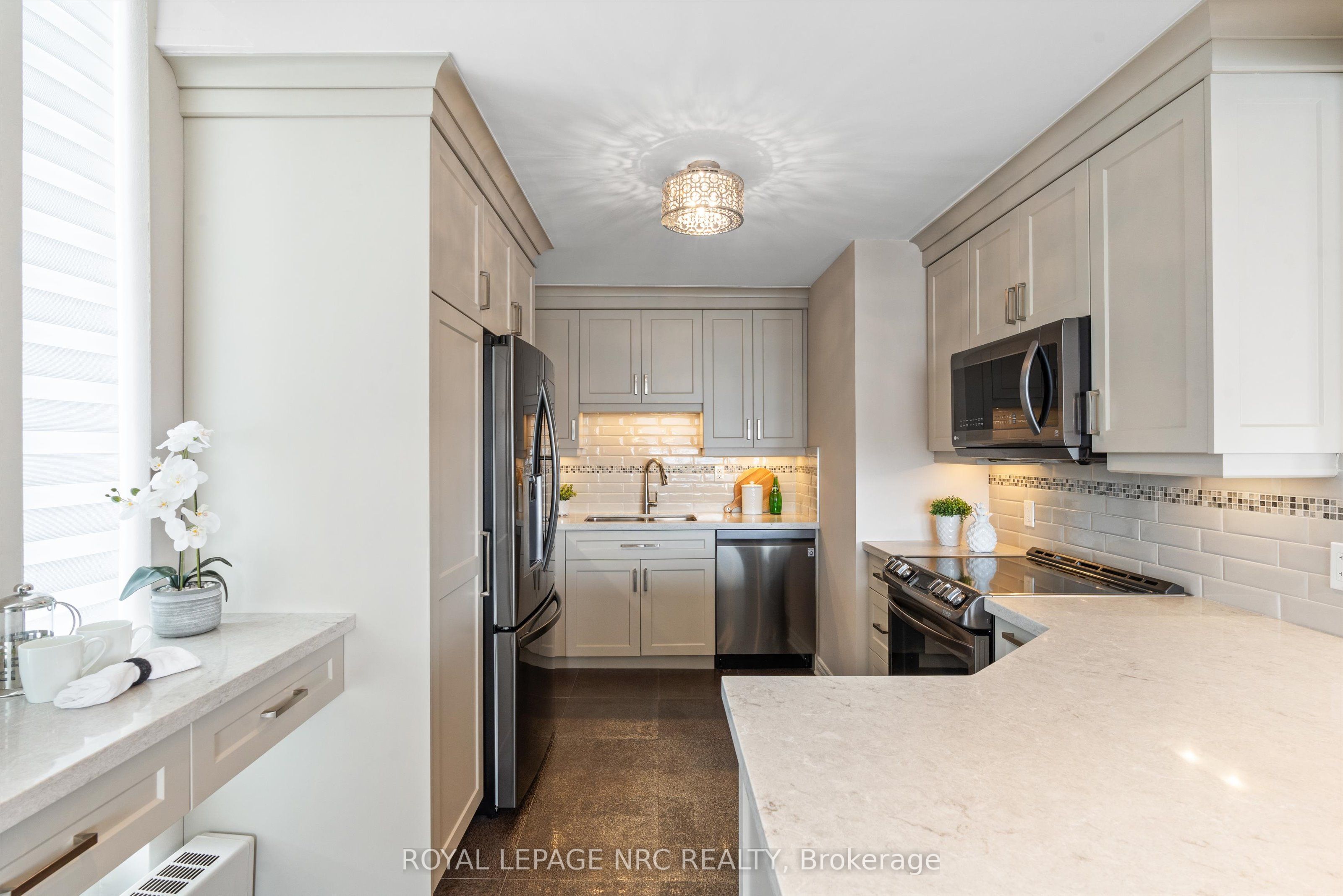 #1202 - 15 Towering Heights Boulevard Property Photo 3