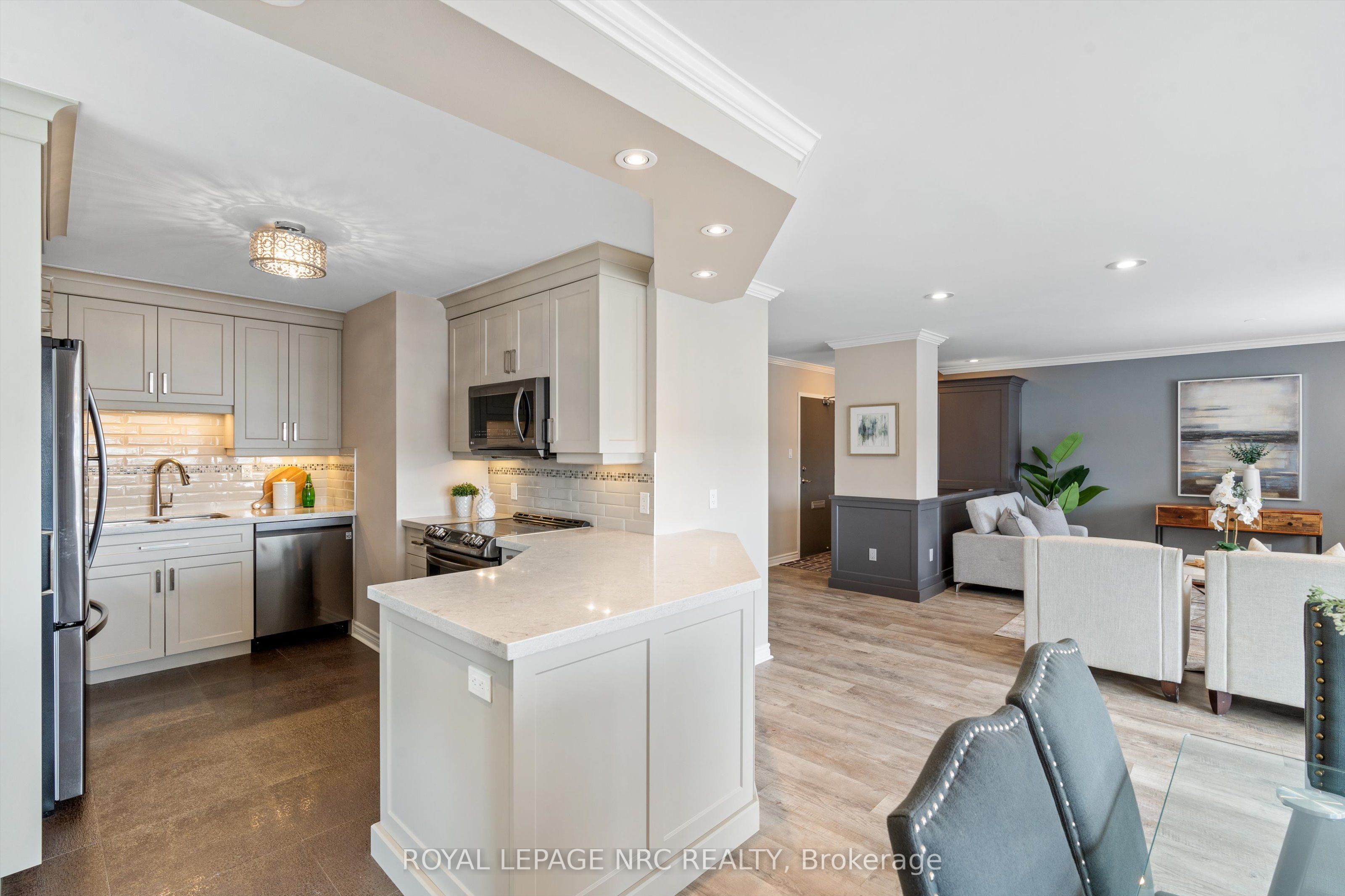#1202 - 15 Towering Heights Boulevard Property Photo 5