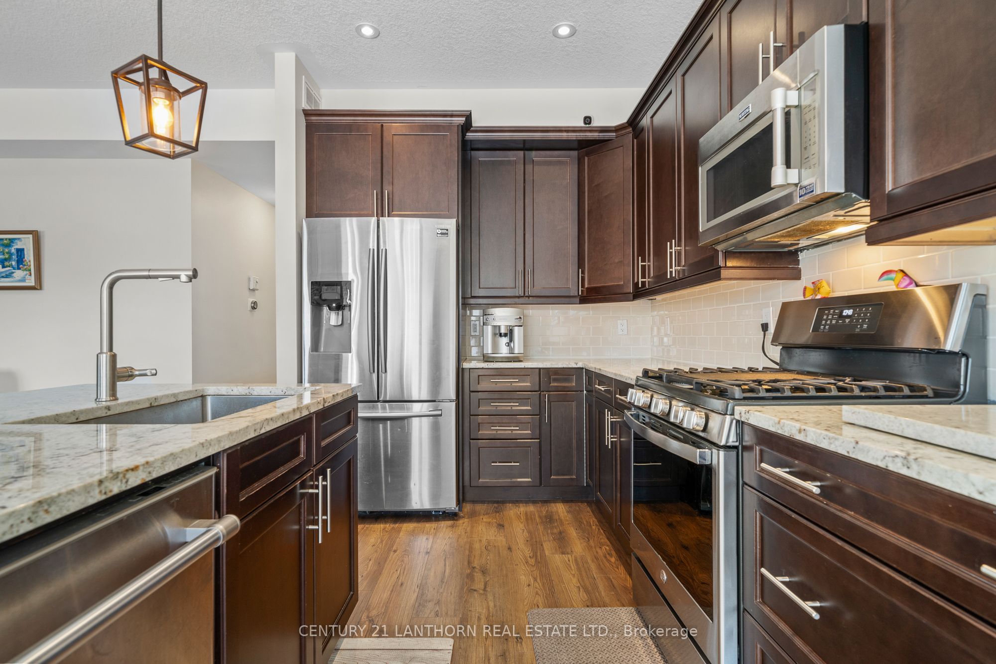 23 Glenwood Street Property Photo 12