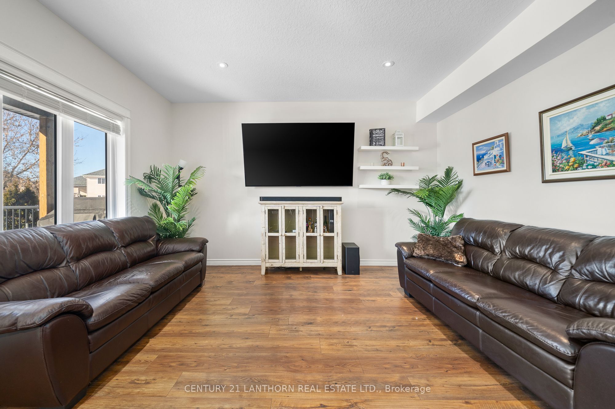 23 Glenwood Street Property Photo 16