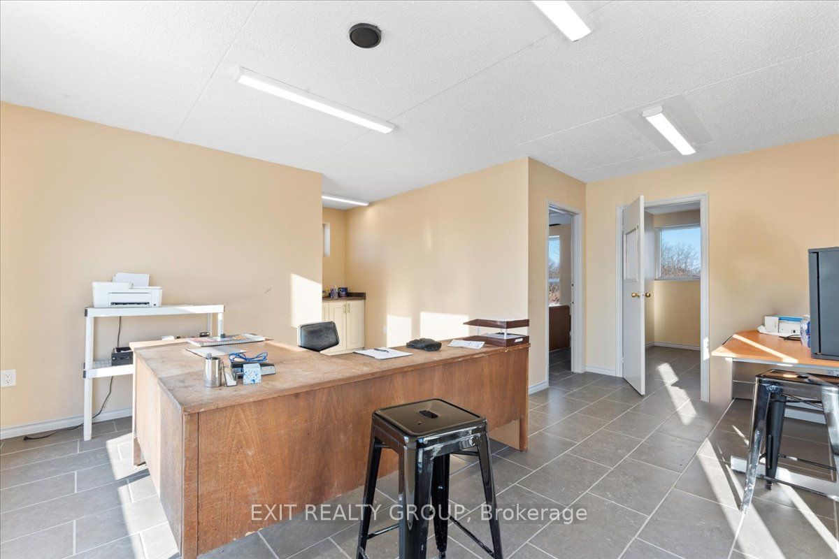 446 Hamilton Road Property Photo 12