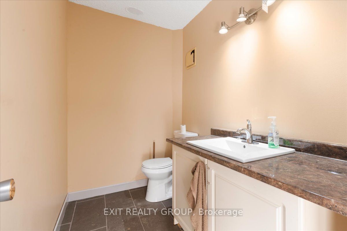 446 Hamilton Road Property Photo 14