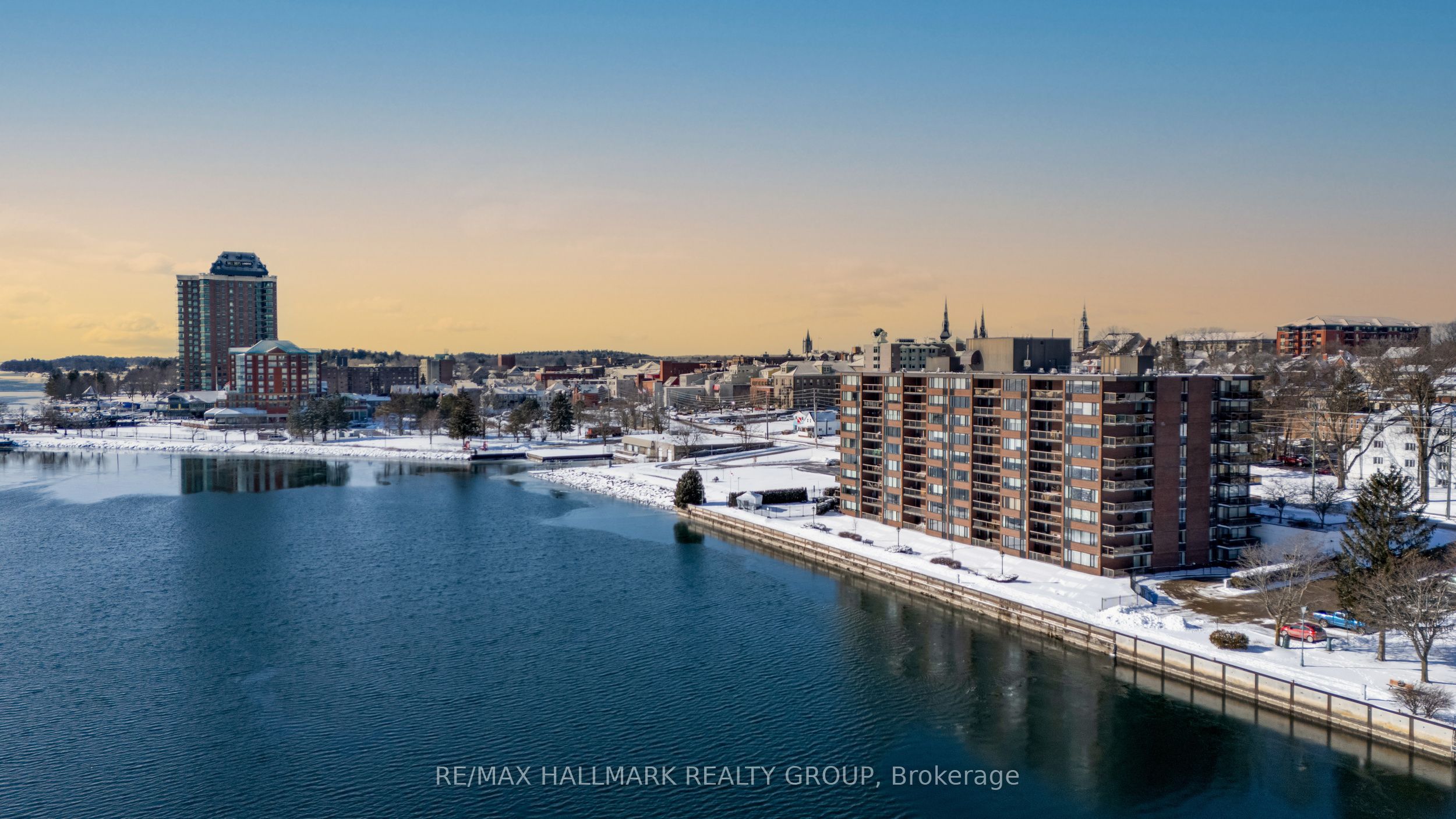 #405 - 55 Water Street Property Photo 2