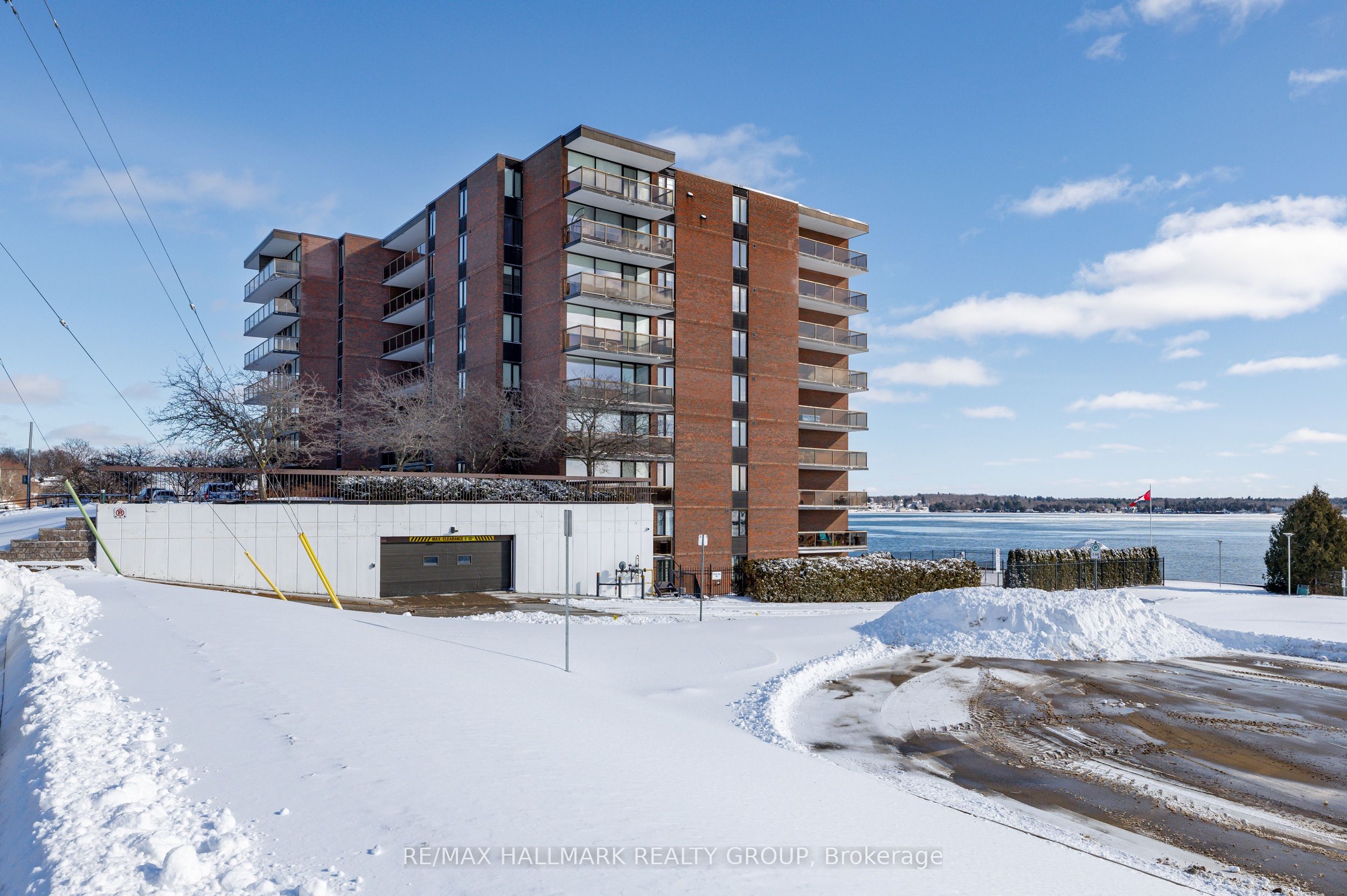 #405 - 55 Water Street Property Photo 5