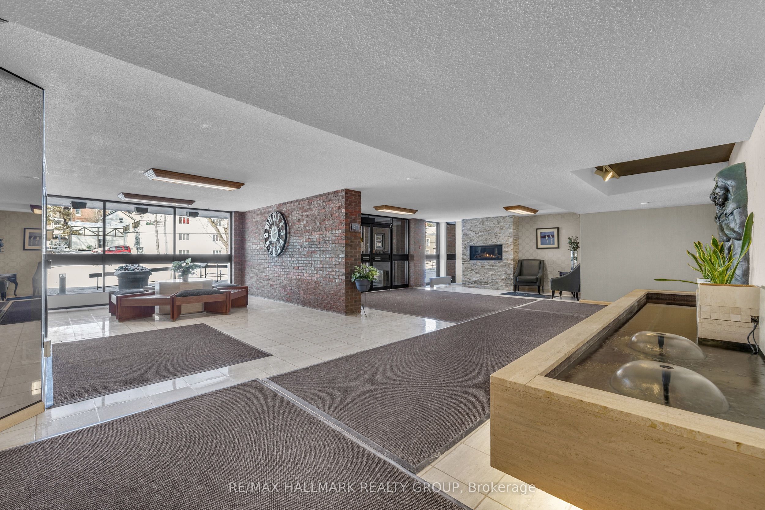 #405 - 55 Water Street Property Photo 7