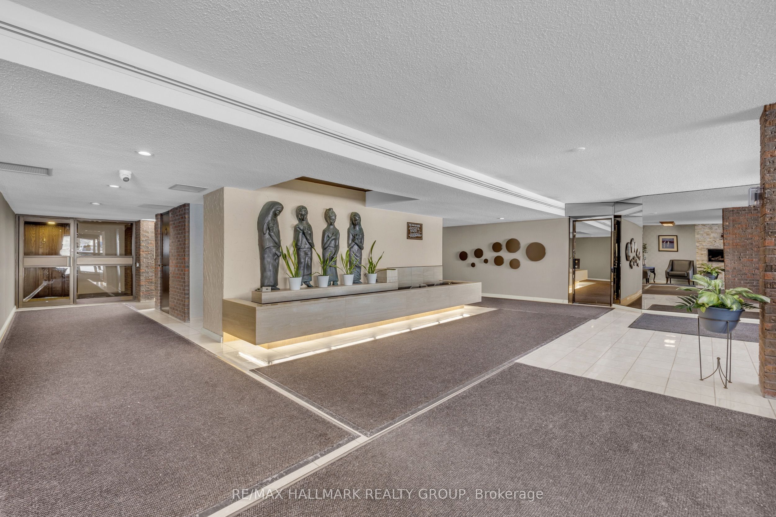 #405 - 55 Water Street Property Photo 8
