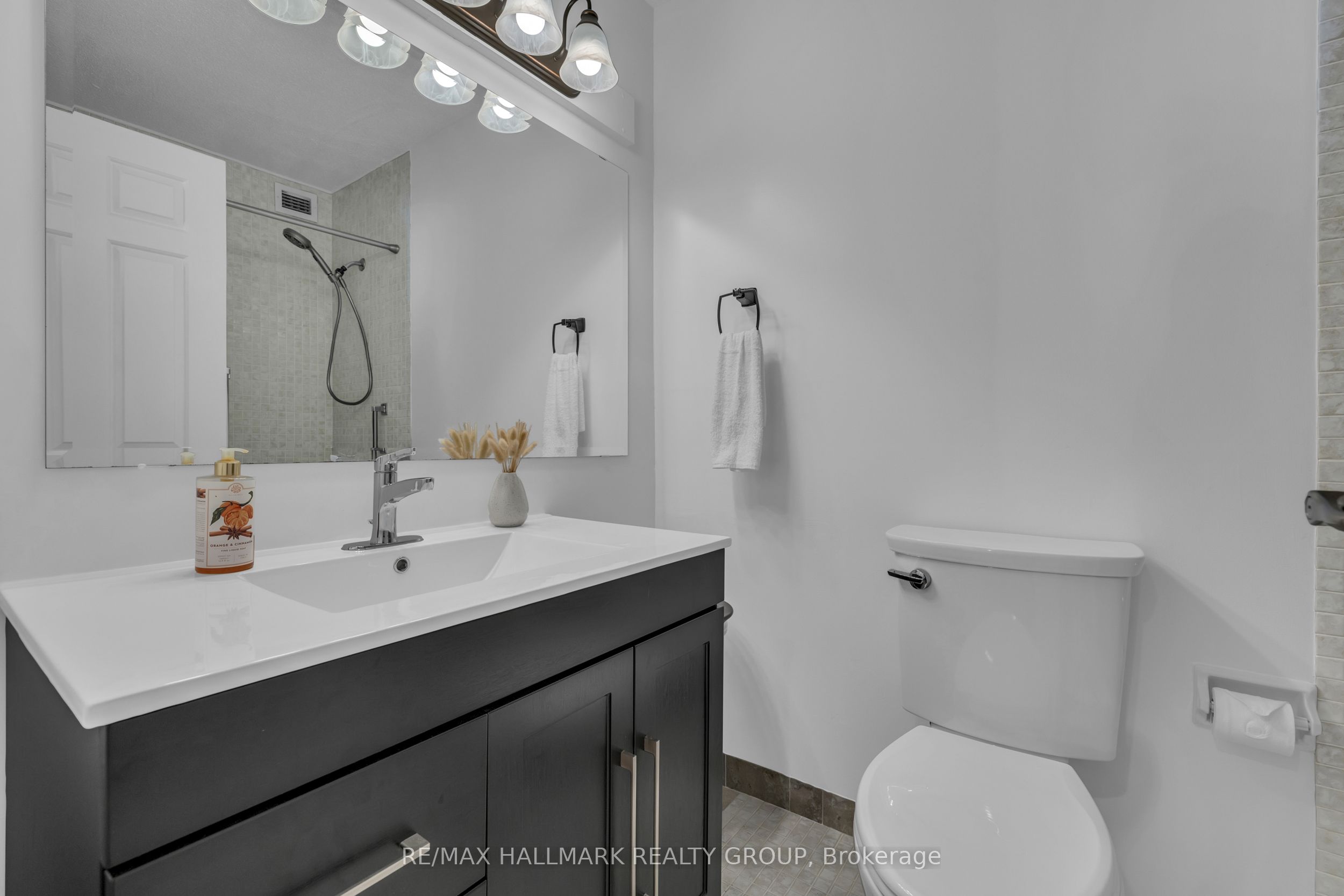 #405 - 55 Water Street Property Photo 26