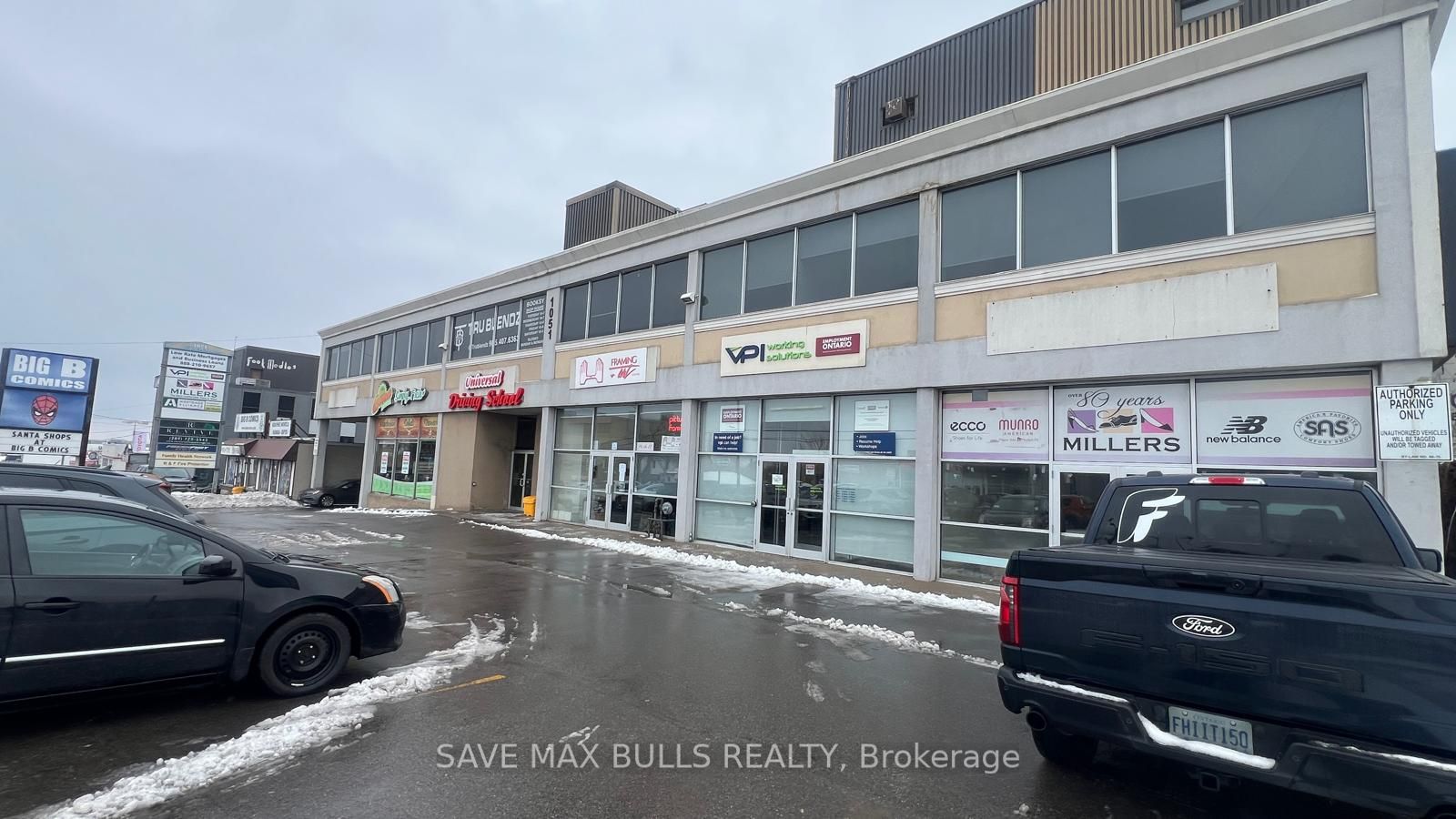 #201 - 1051 Upper James Street Property Photo 2