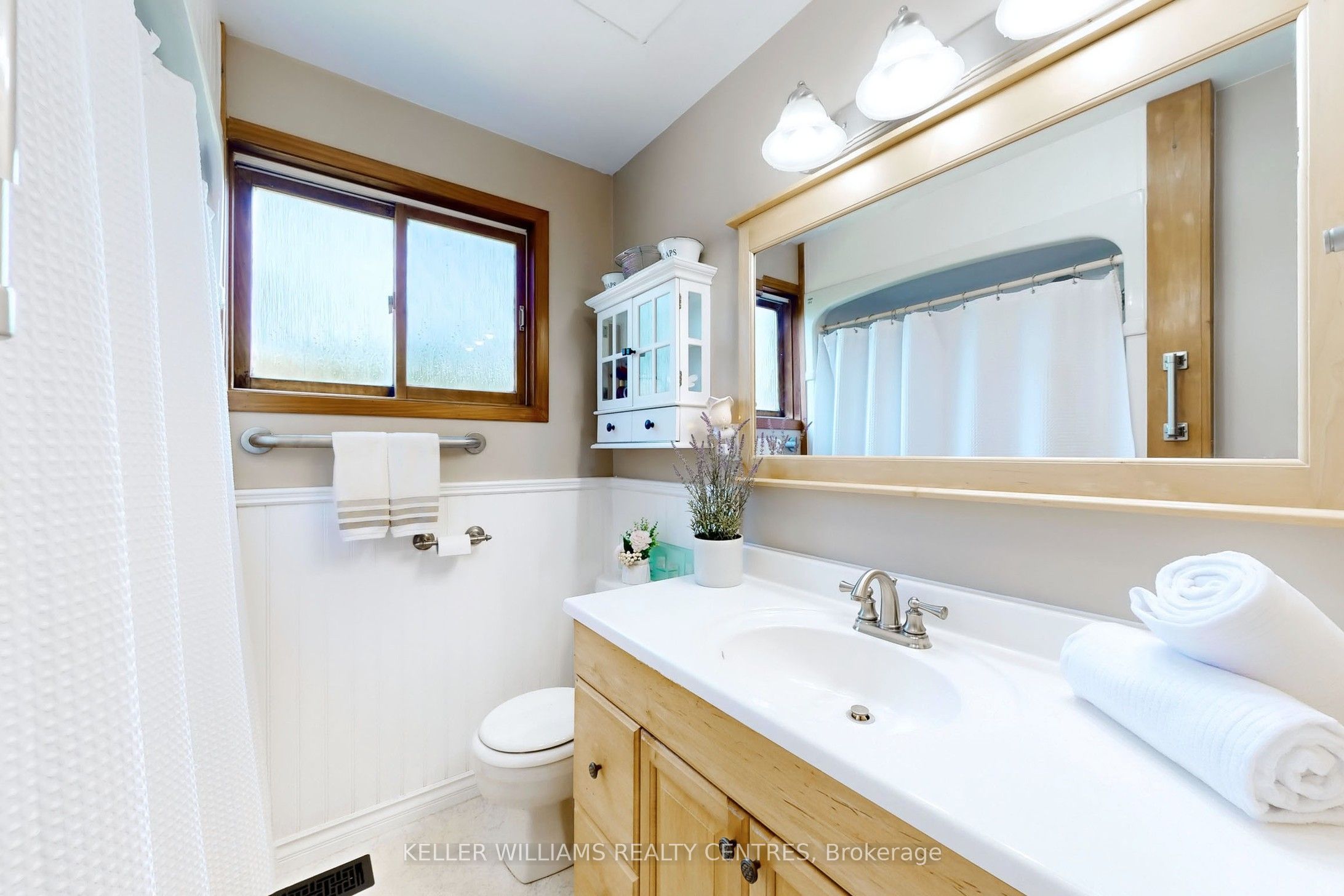 121 Queen Street Property Photo 14