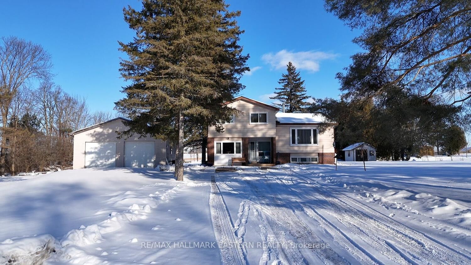 1387 Vista Crescent Property Photo