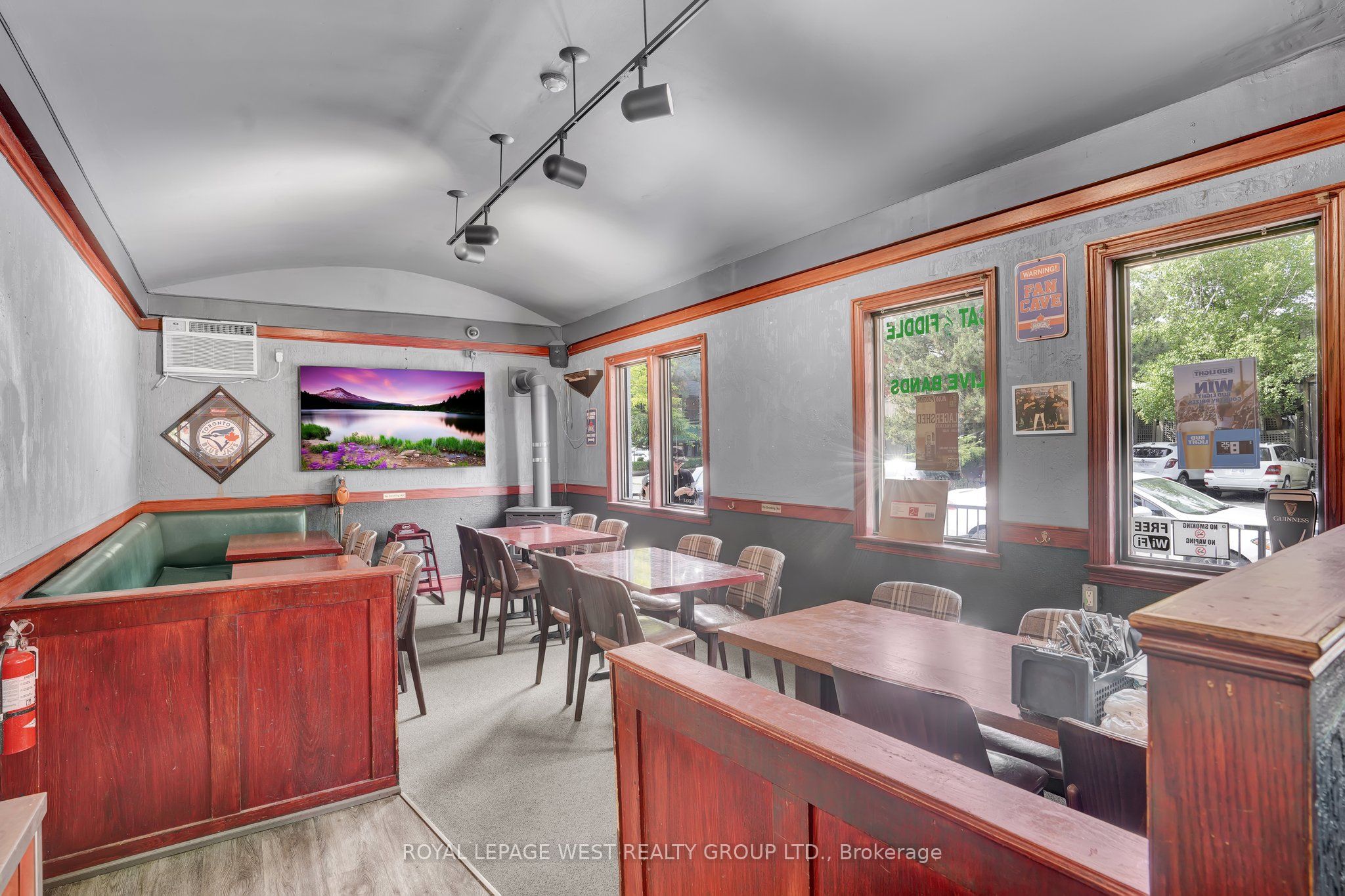 174 John Street Property Photo 7