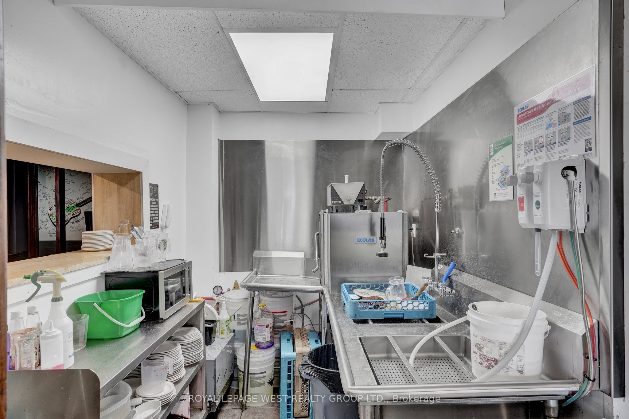 174 John Street Property Photo 8
