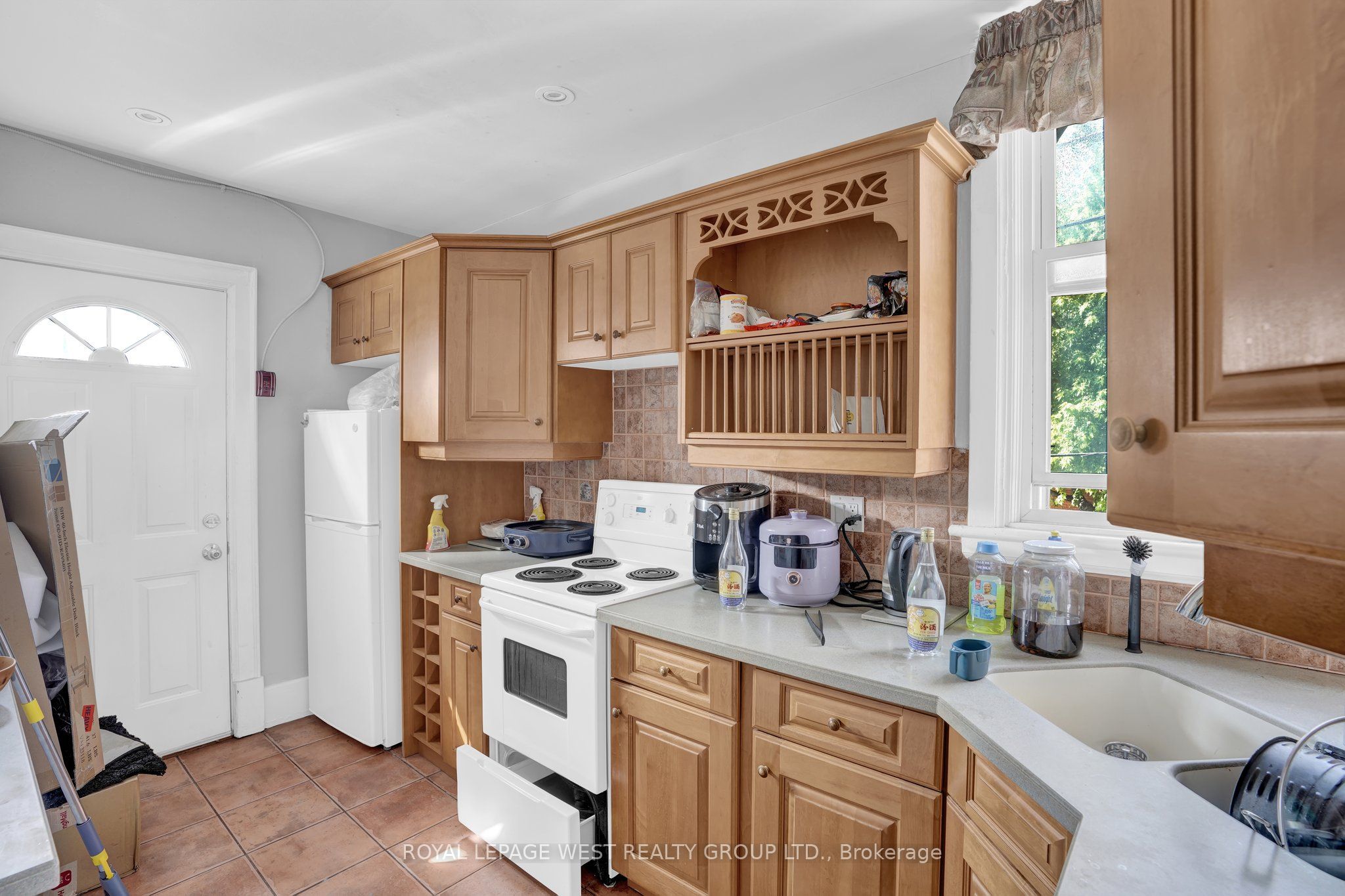 174 John Street Property Photo 10