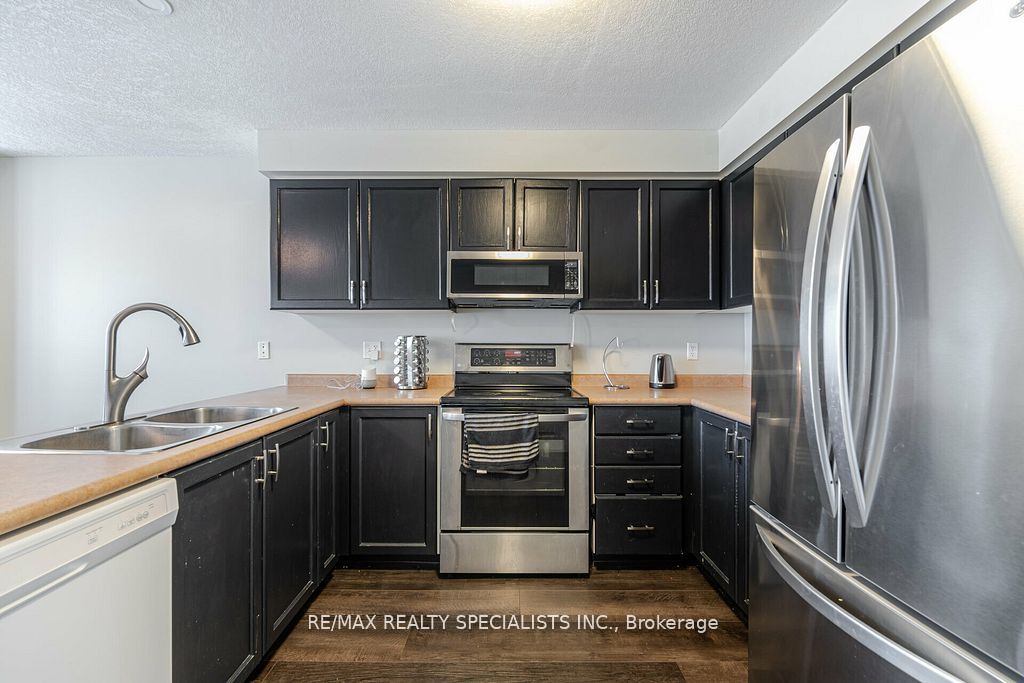 #8a - 50 Howe Drive Property Photo 3