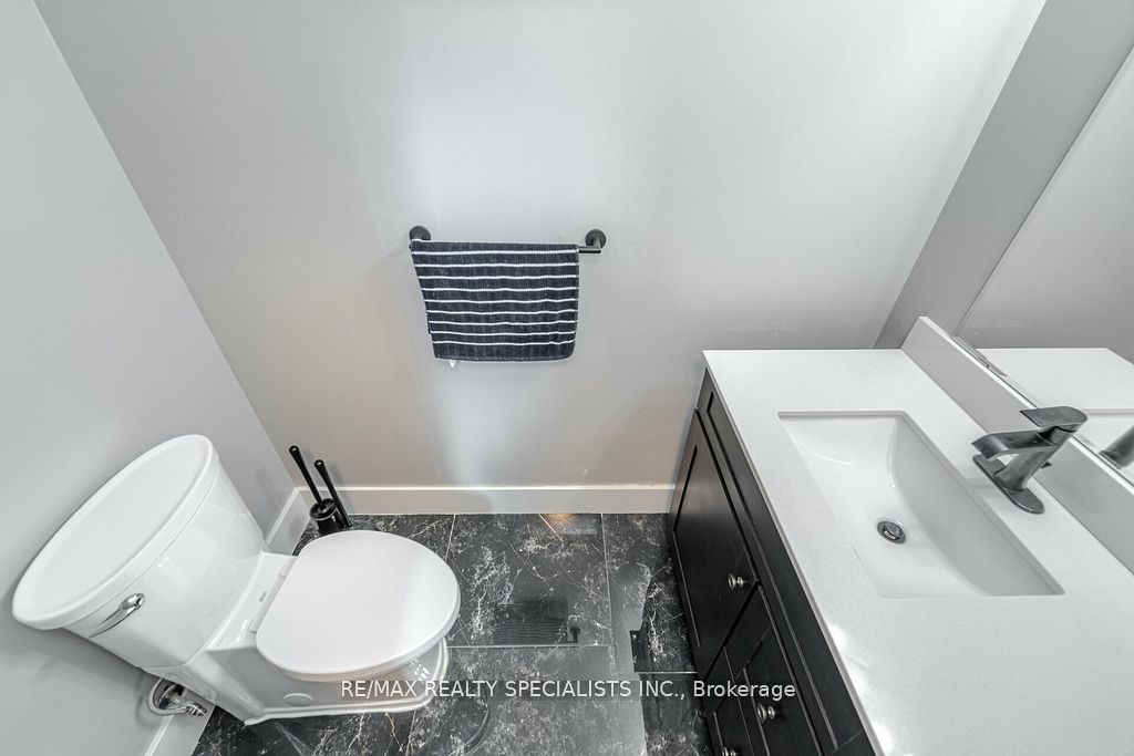 #8a - 50 Howe Drive Property Photo 9