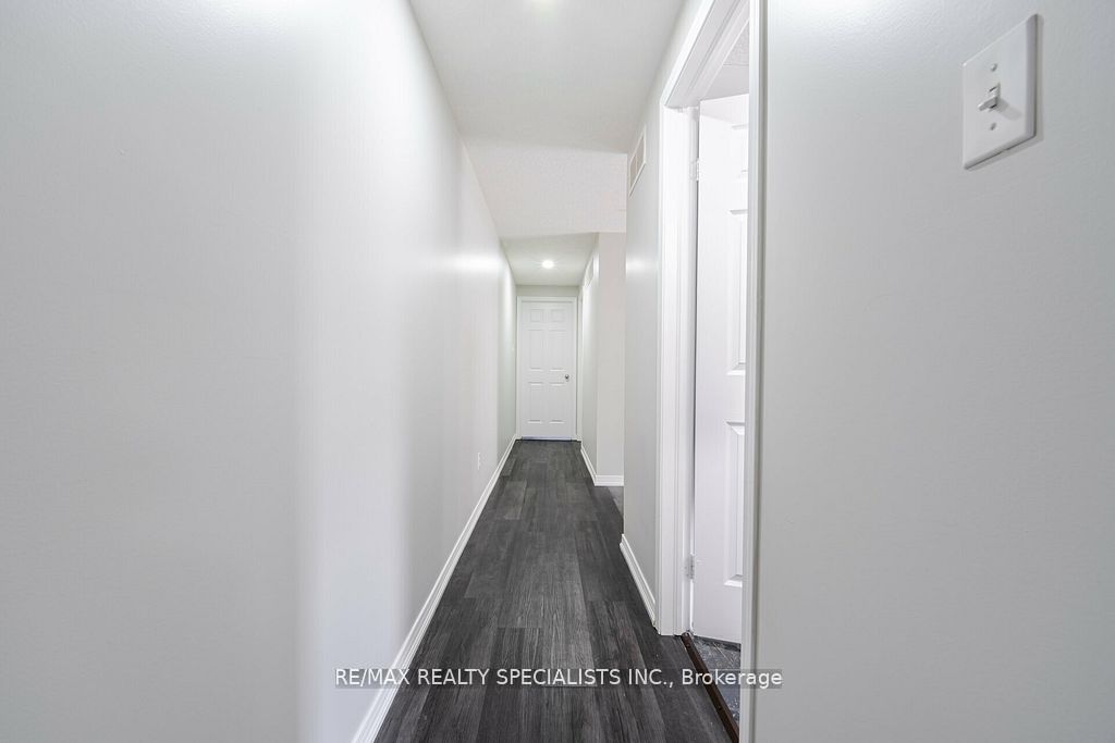 #8a - 50 Howe Drive Property Photo 13