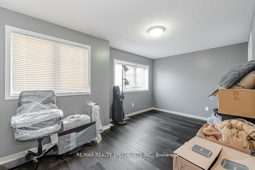 #8a - 50 Howe Drive Property Photo 17