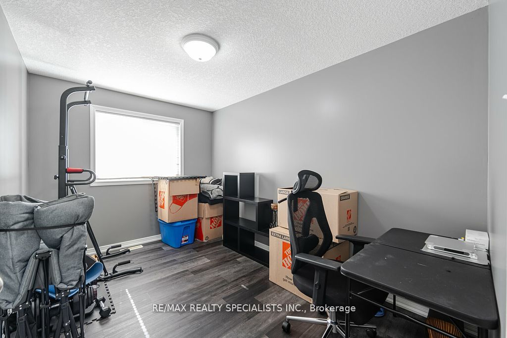 #8a - 50 Howe Drive Property Photo 19