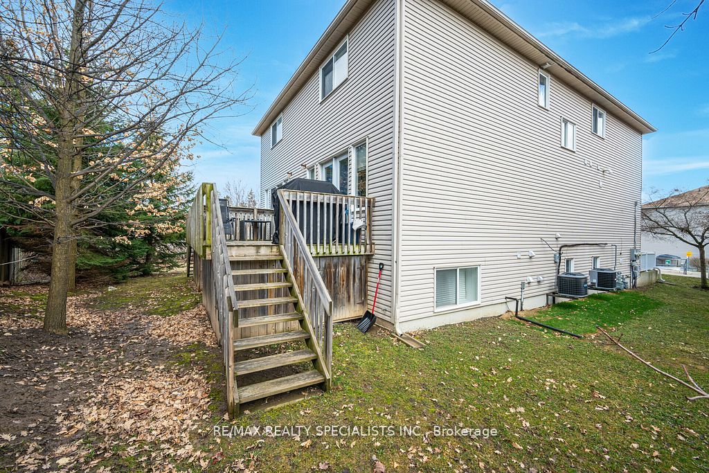 #8a - 50 Howe Drive Property Photo 27