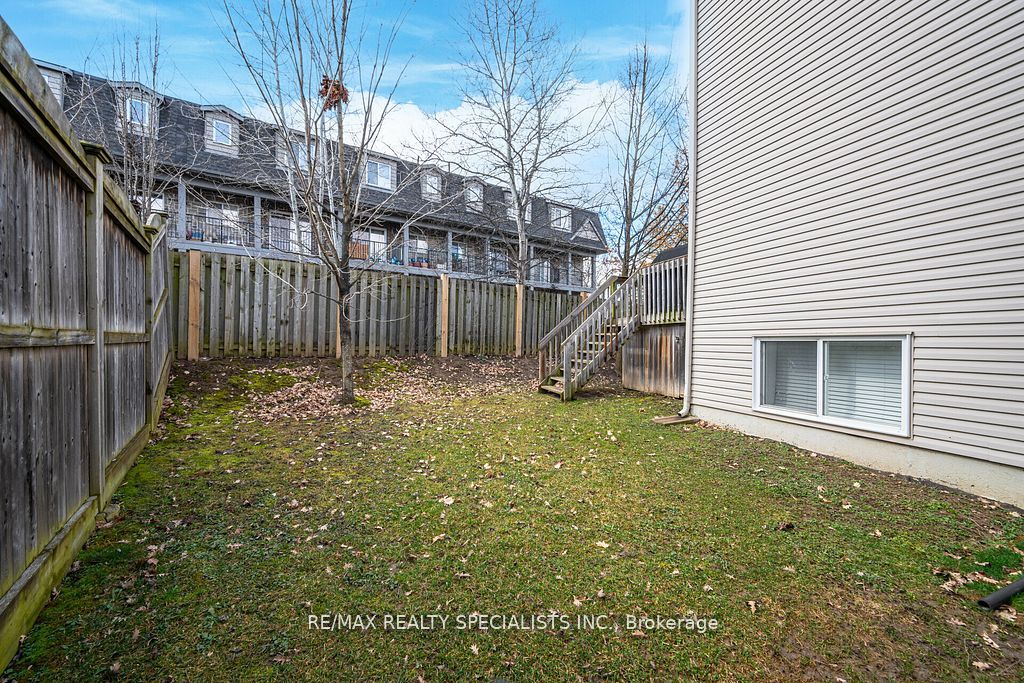 #8a - 50 Howe Drive Property Photo 28