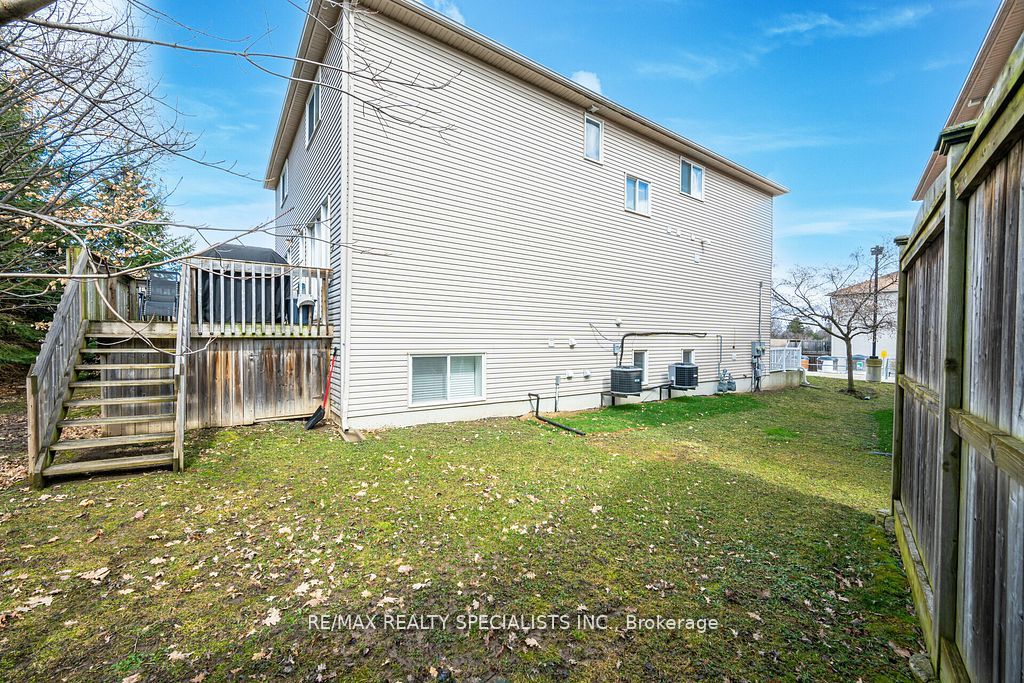 #8a - 50 Howe Drive Property Photo 29