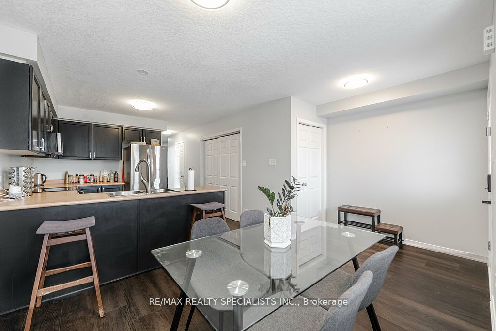 #8a - 50 Howe Drive Property Photo 37