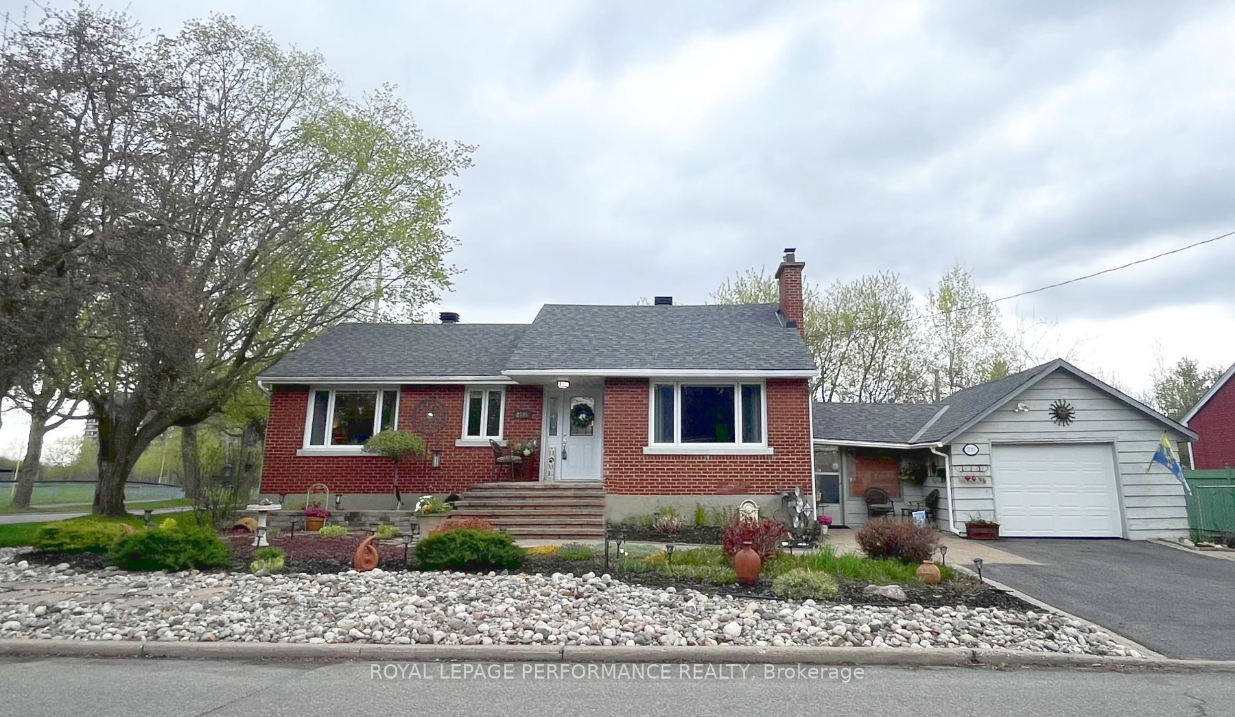2195 Prospect Avenue Property Photo