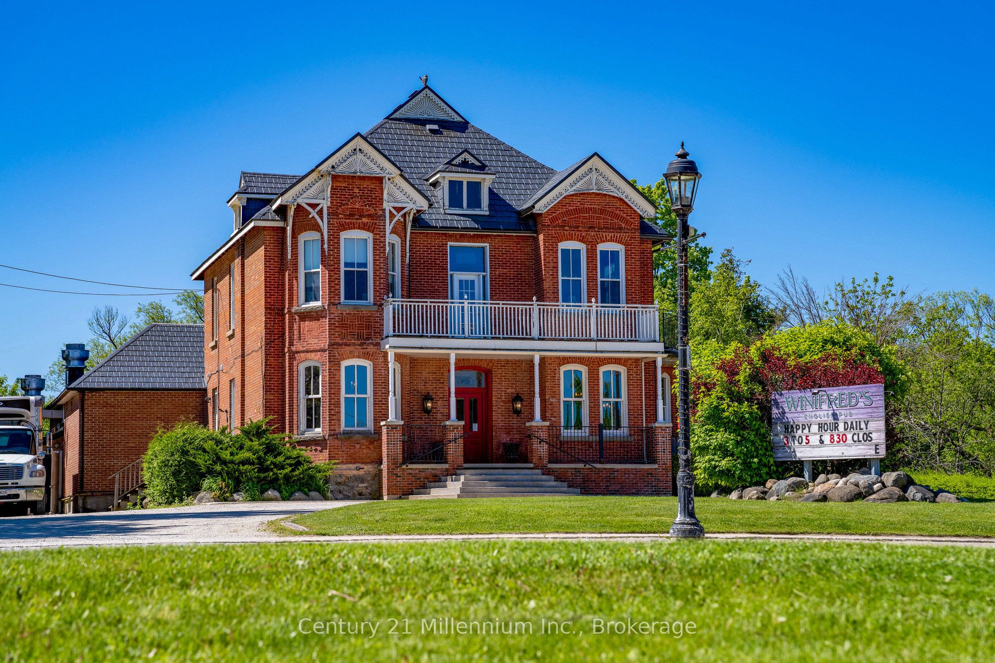 27 Bridge St Property Photo