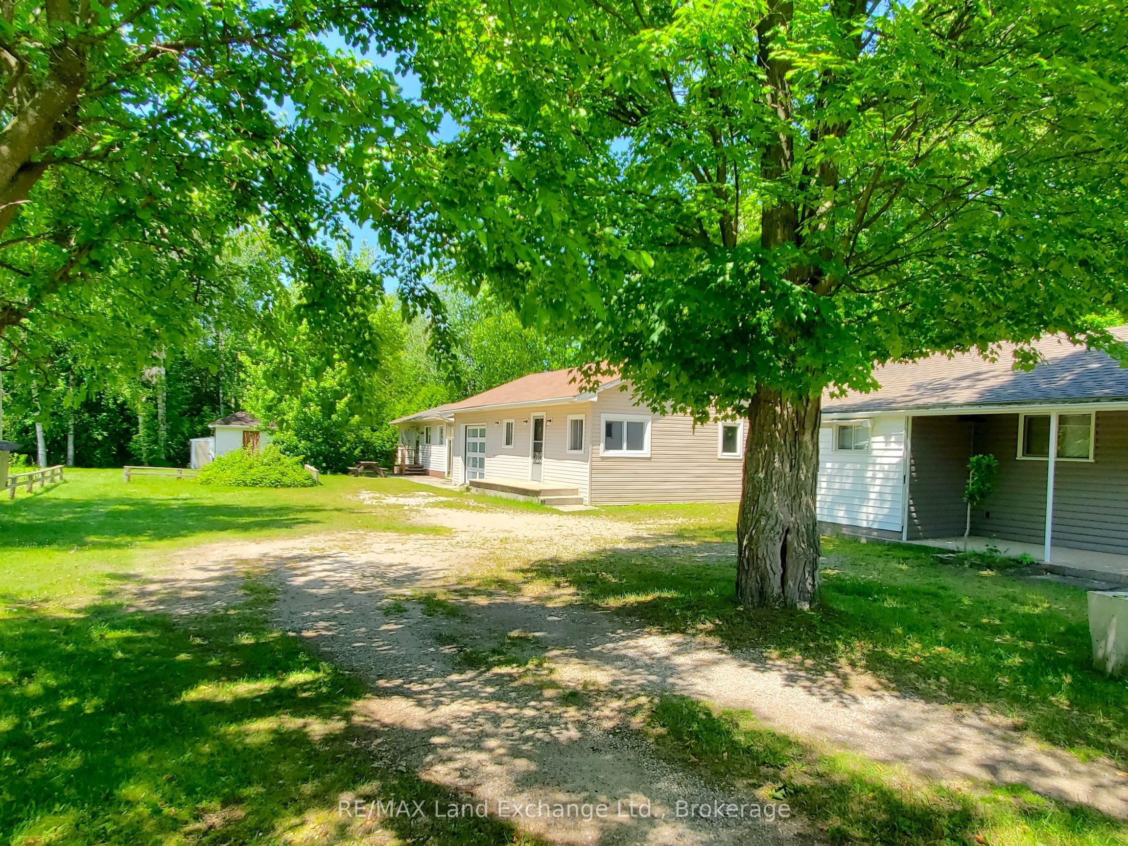 22 Southampton Parkway Property Photo 1