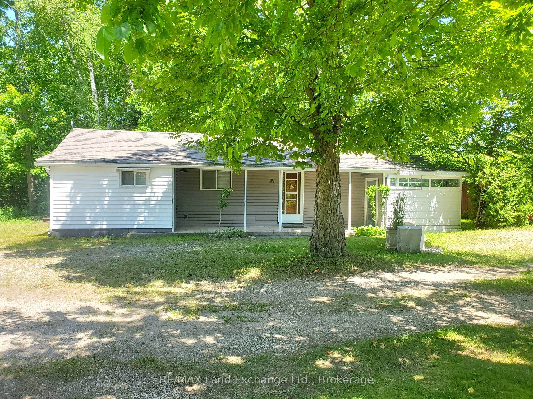 22 Southampton Parkway Property Photo 2
