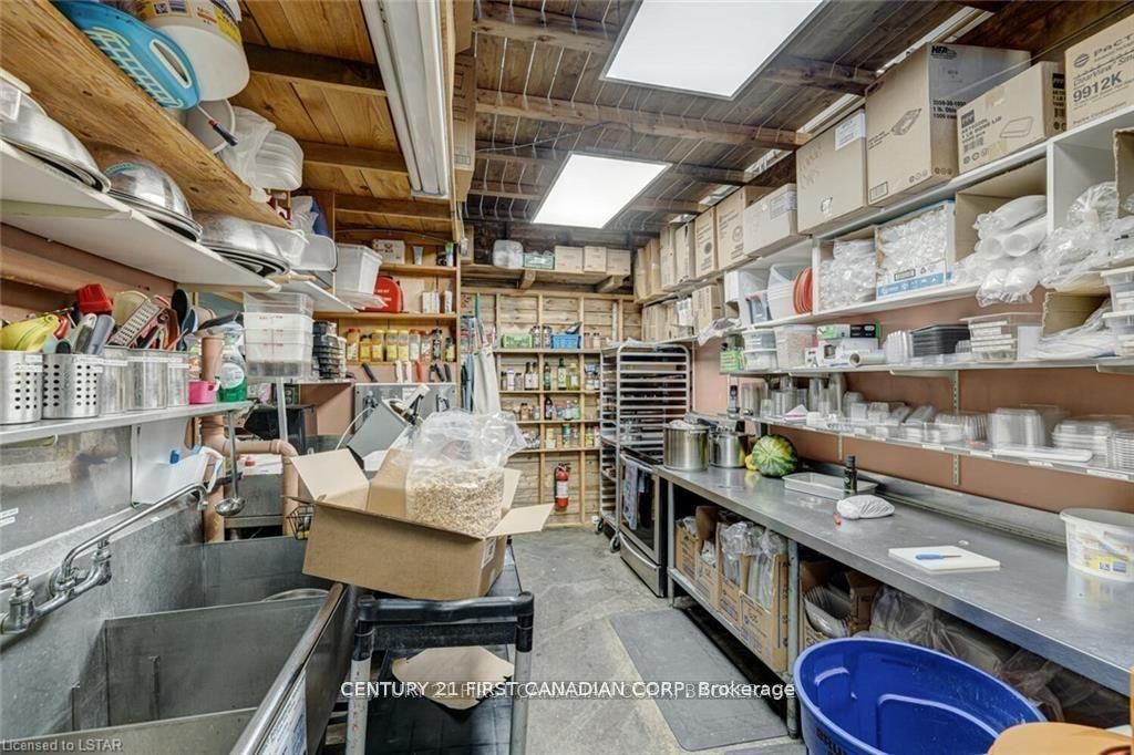130 King Street Property Photo 8